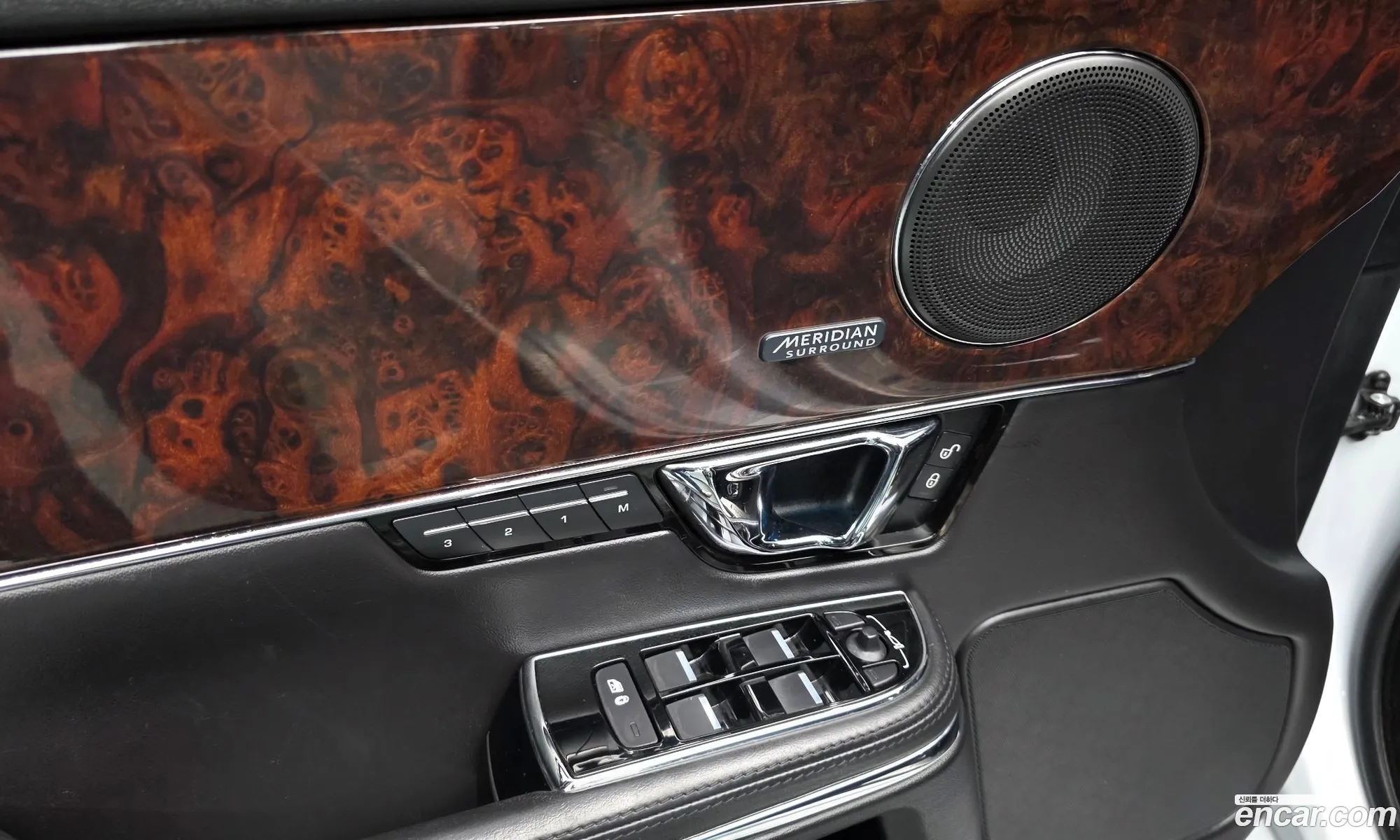 Jaguar XJ 2015 SAJAA2223FNV83771 — 4