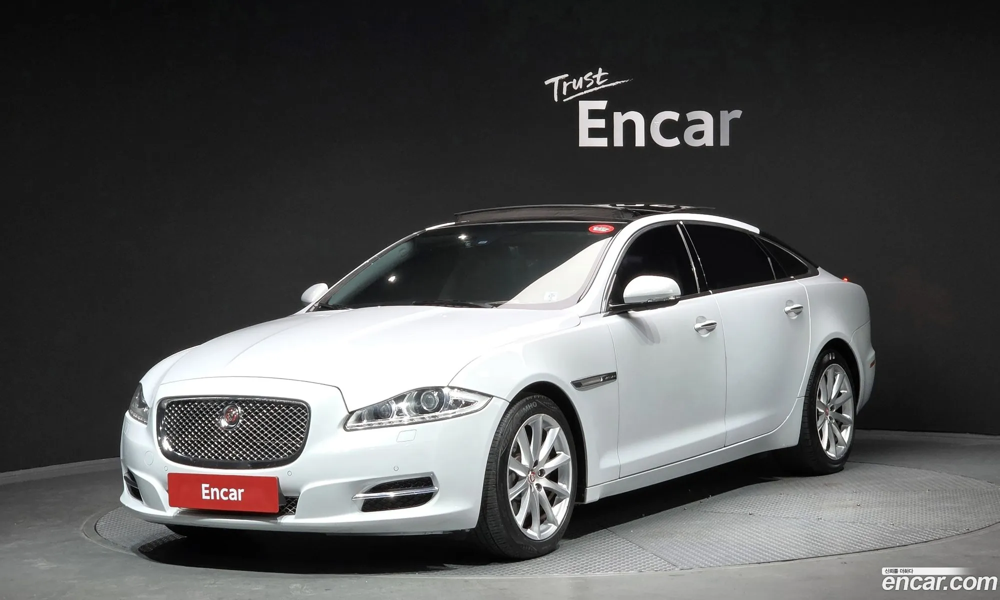 Jaguar XJ 2015 SAJAA2223FNV83771 — 10