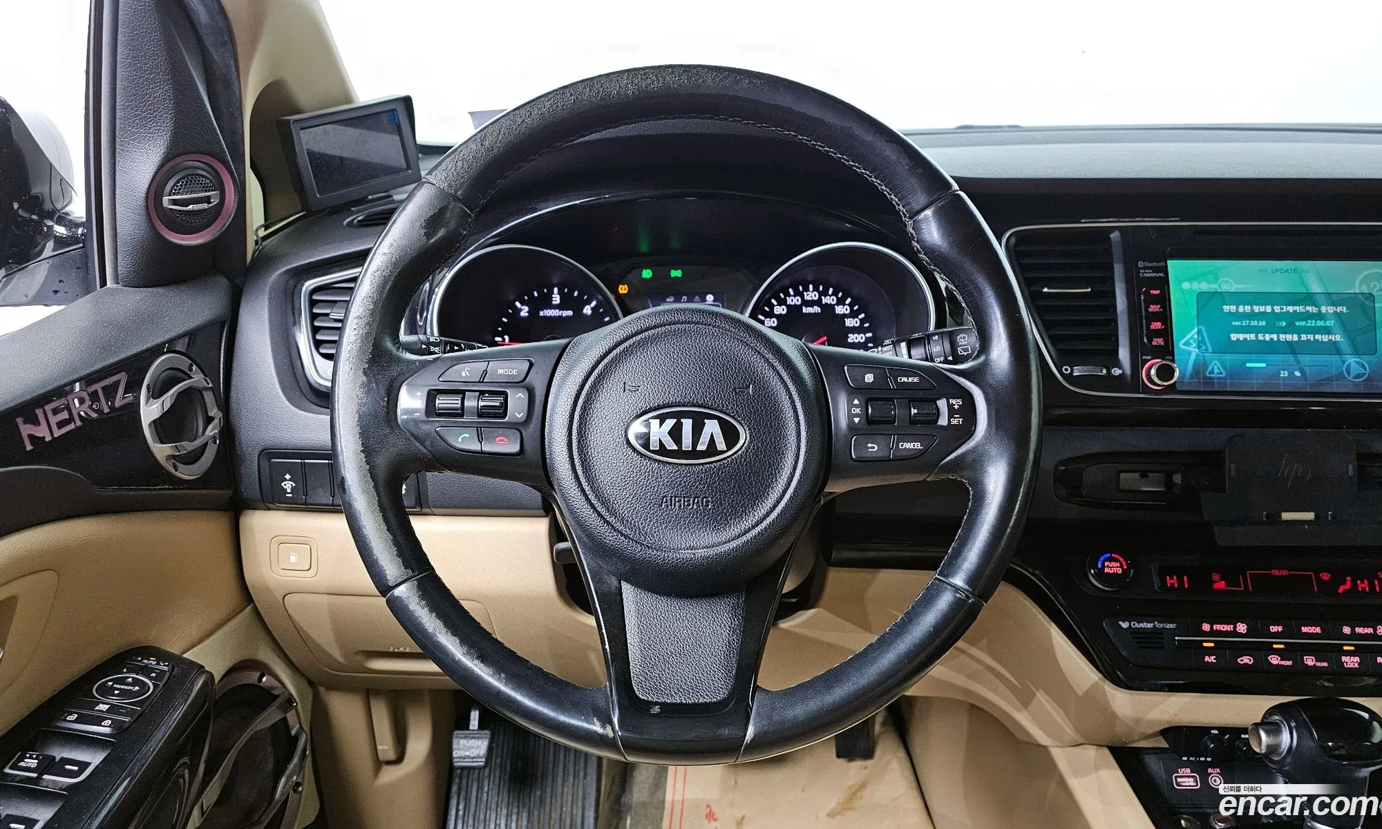 Kia Carnival 2015 — 13