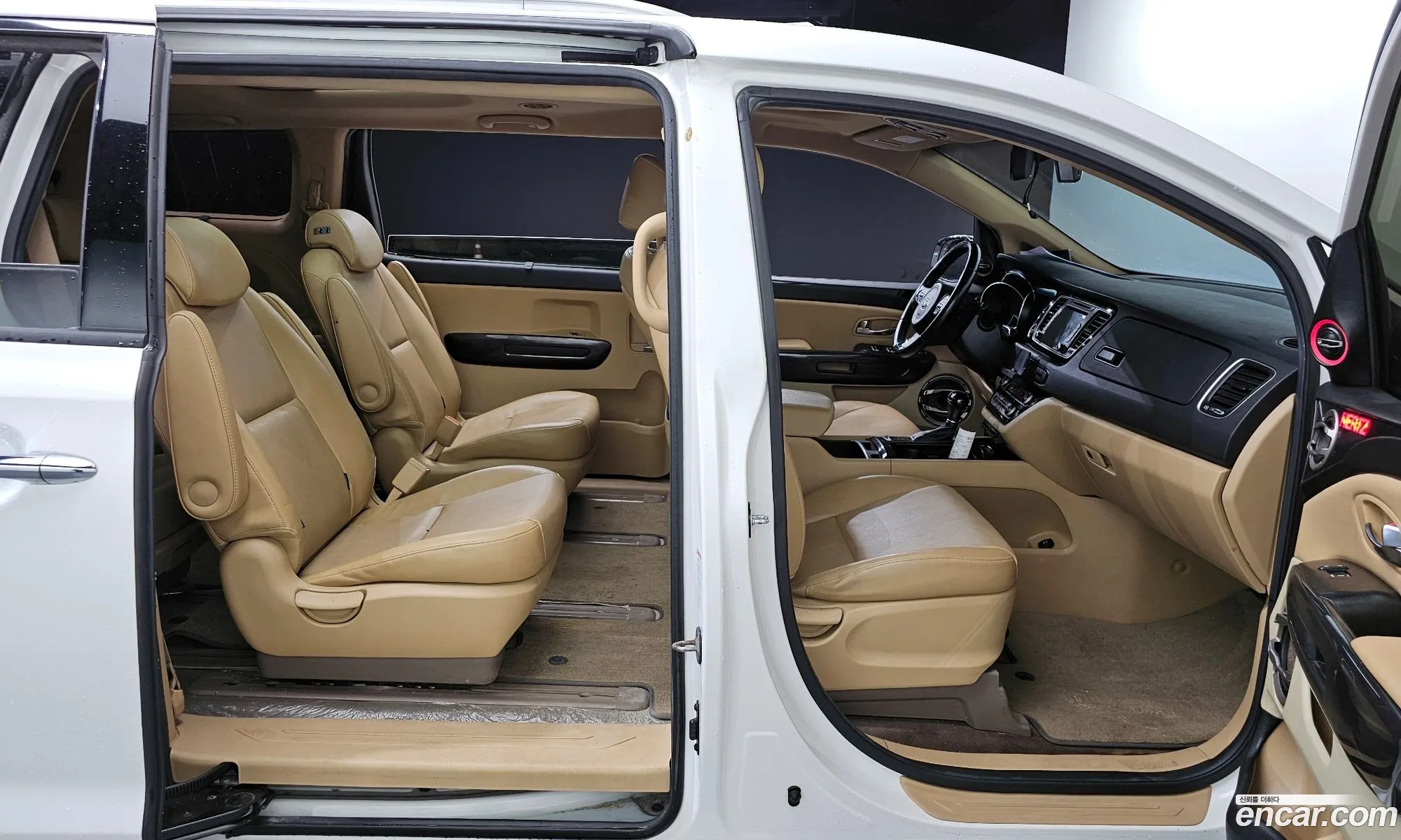 Kia Carnival 2015 — 8