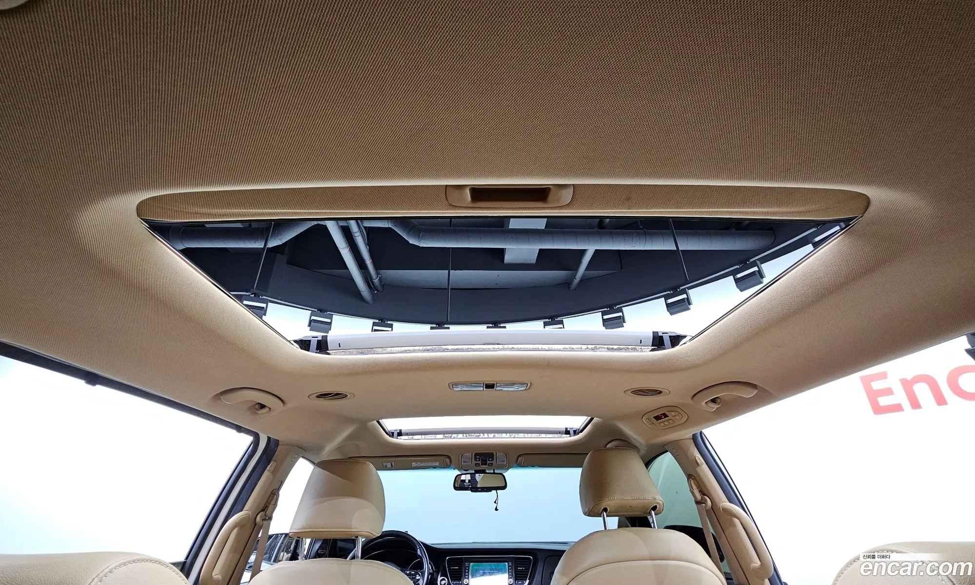 Kia Carnival 2015 — 15