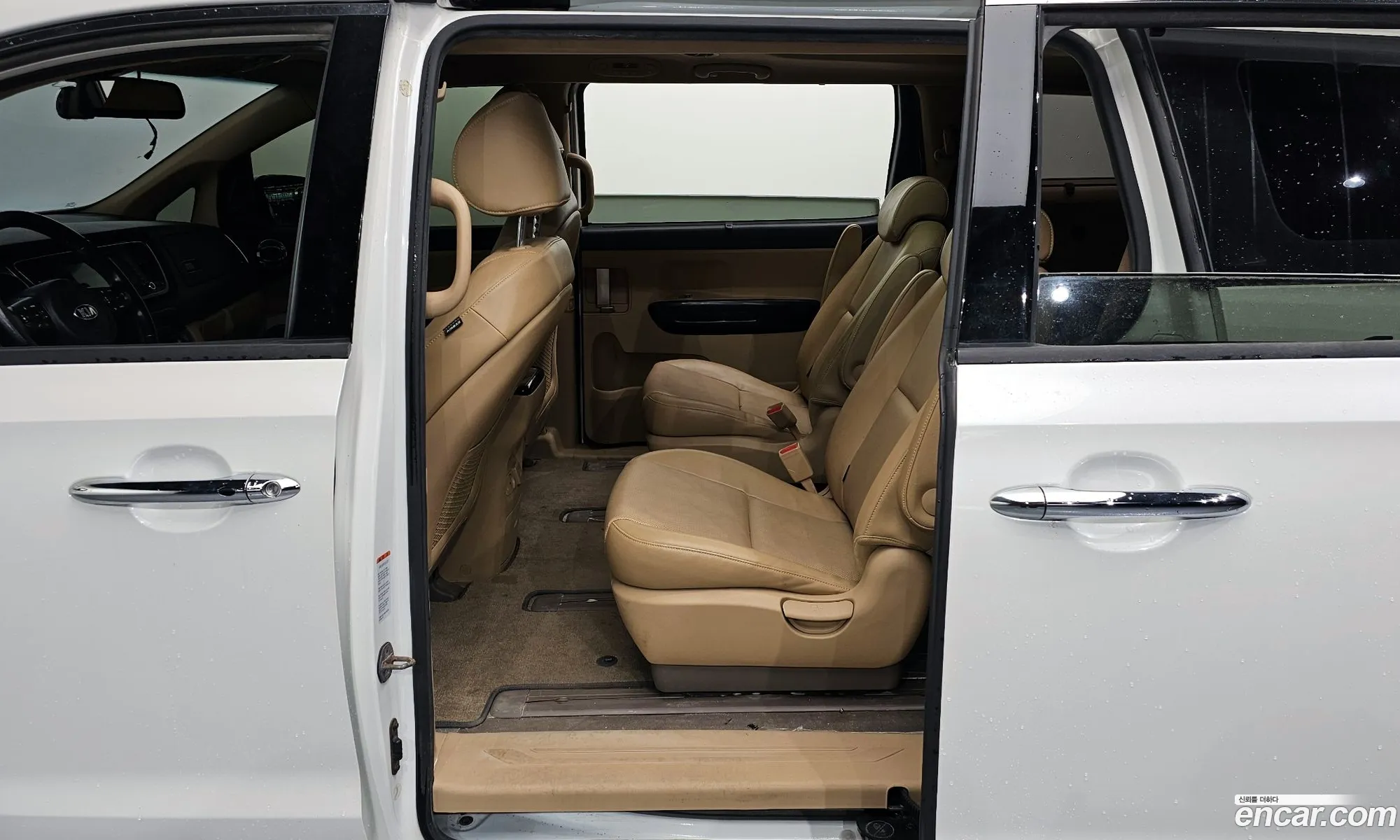 Kia Carnival 2015 — 7