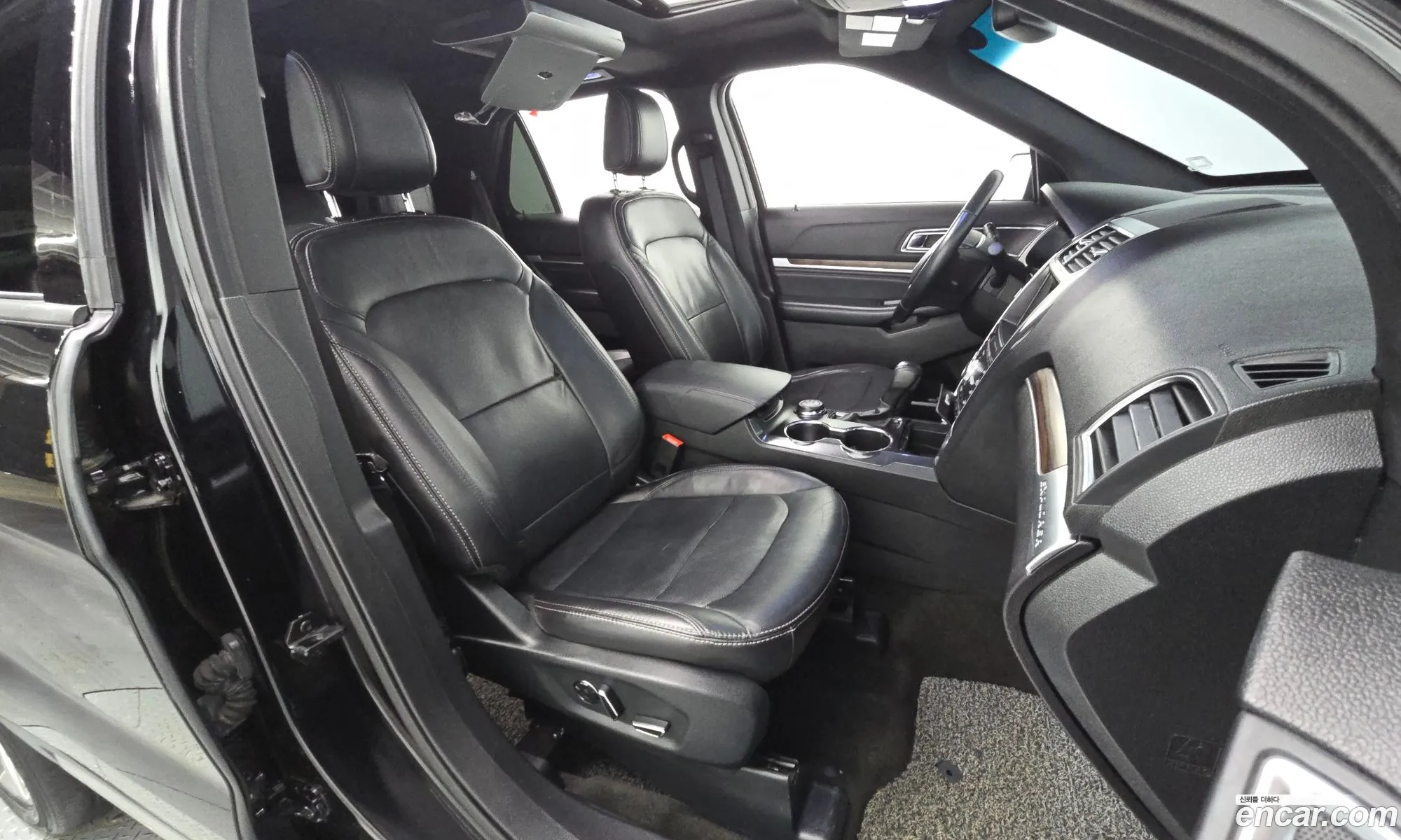 Ford Explorer 2018 — 19
