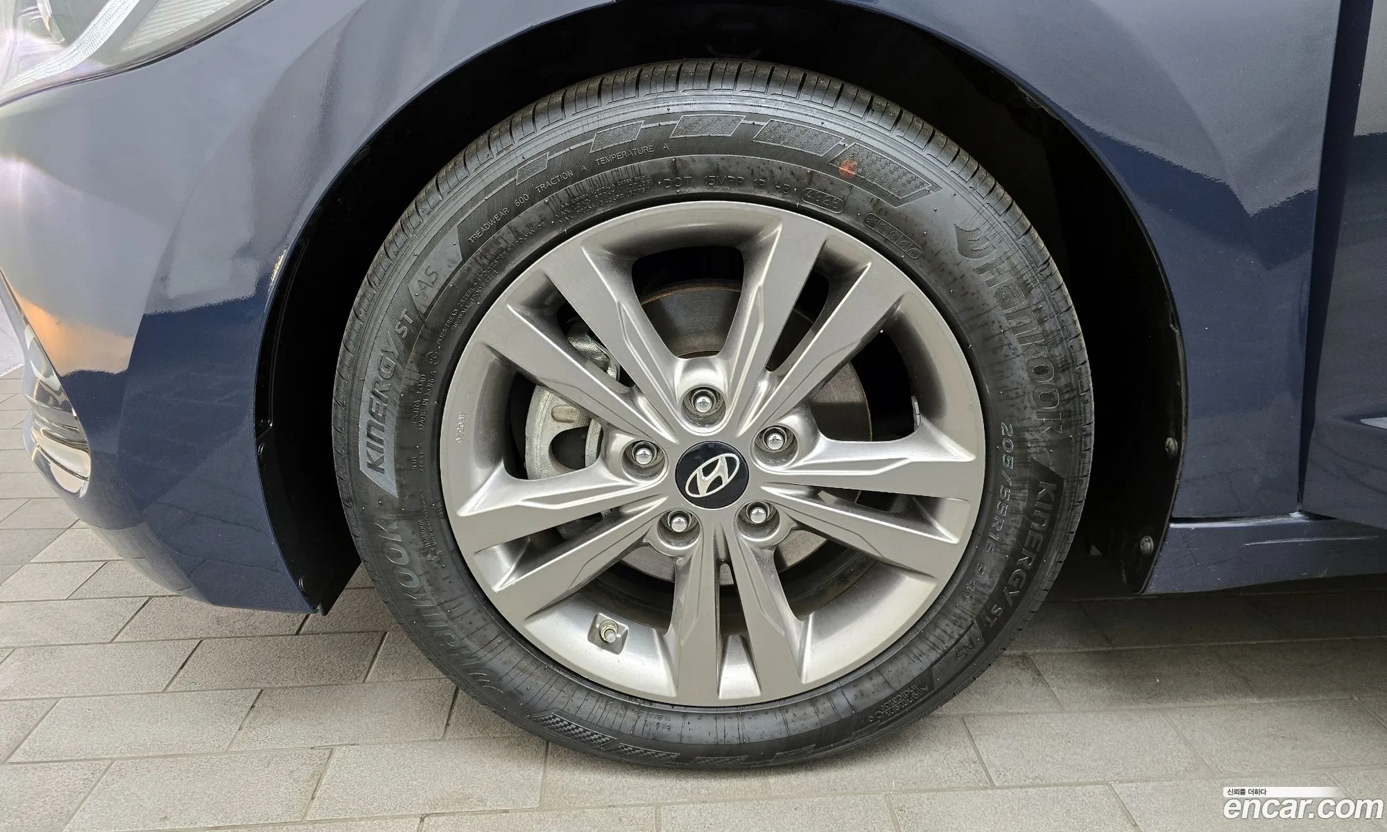 Hyundai Elantra AD 2015 — 13