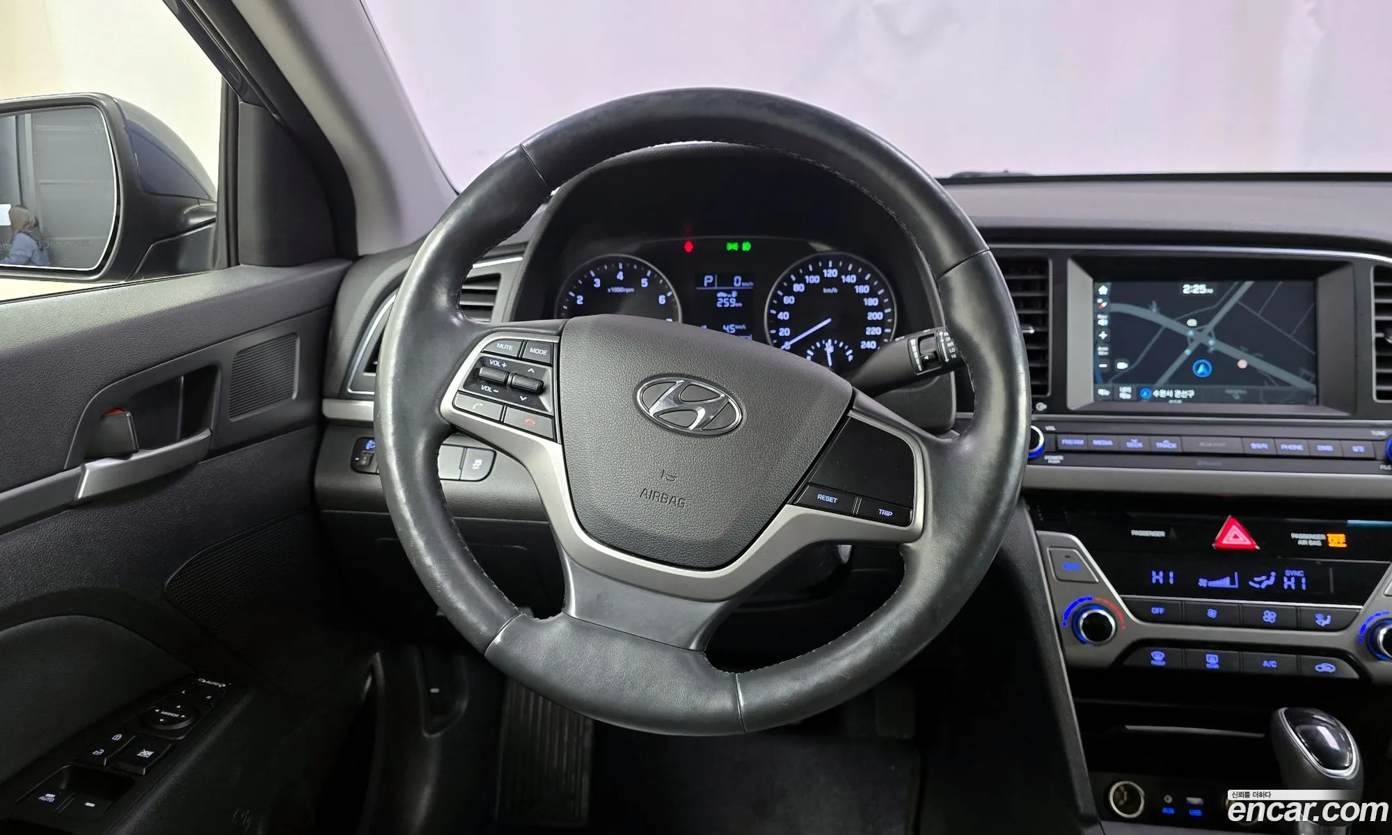 Hyundai Elantra AD 2015 — 8