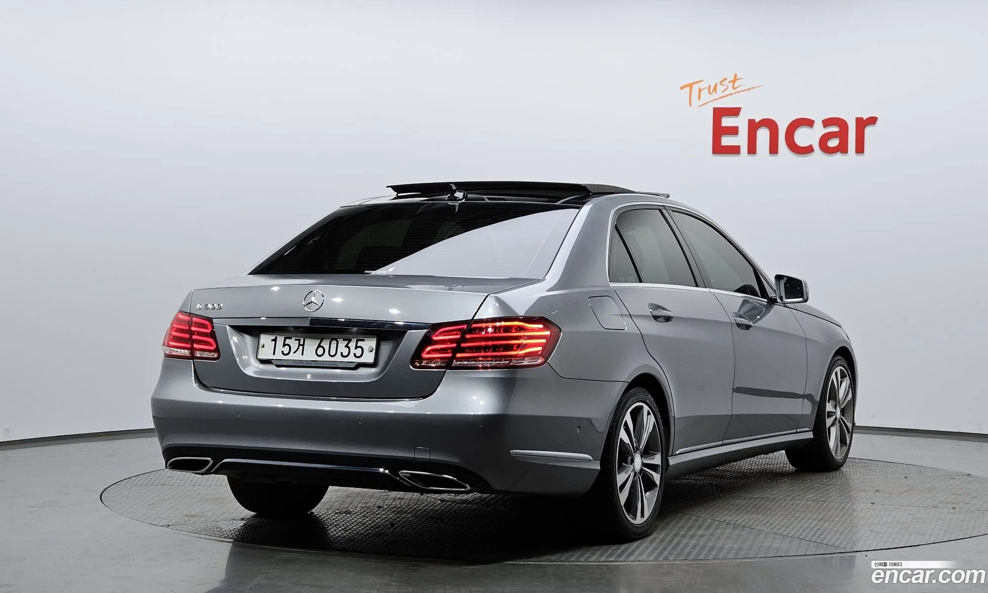 Mercedes-Benz E-Class W212 2014 WDDHF5FB0EB080358 — 12