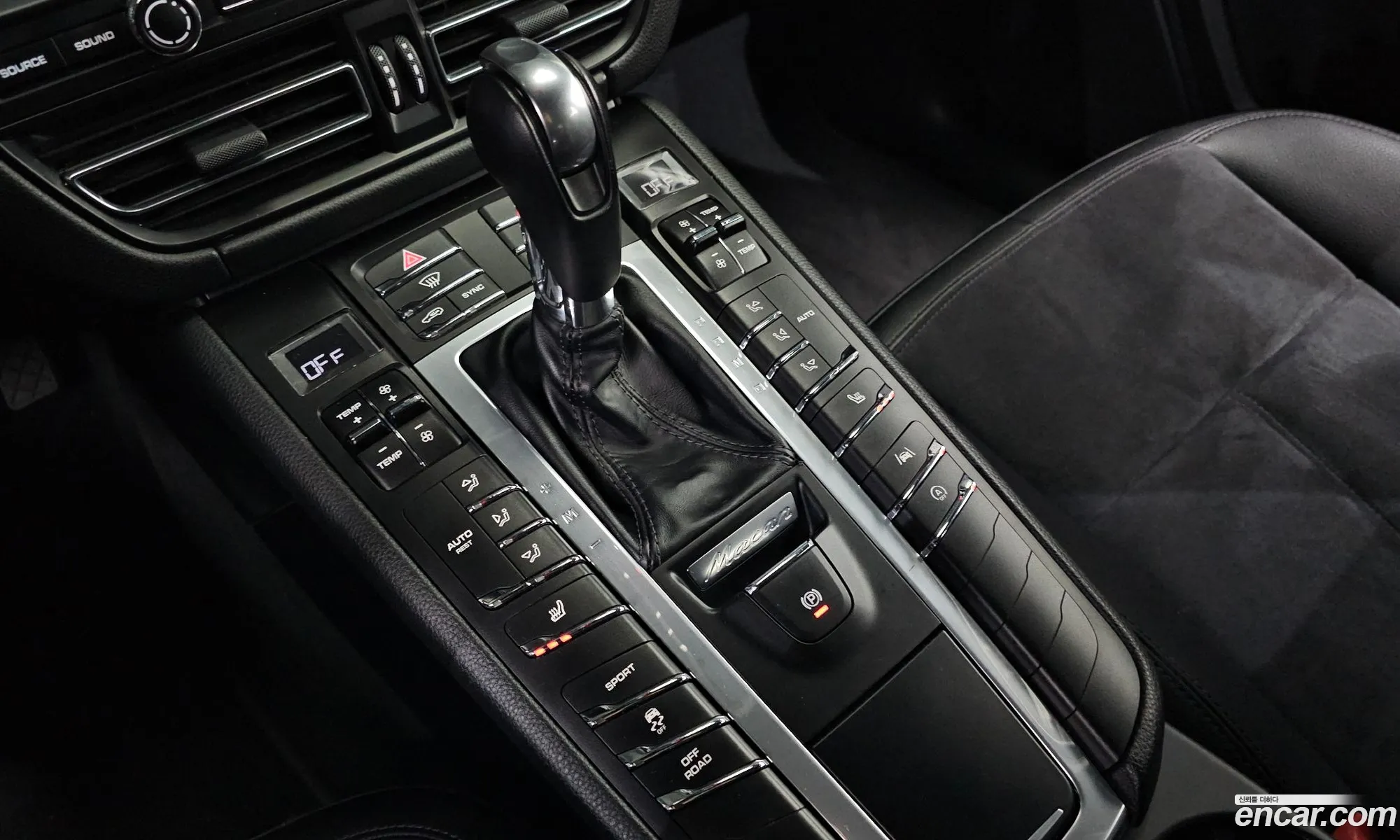 Porsche Macan 2020 WP1AA2A53LLB00649 — 17