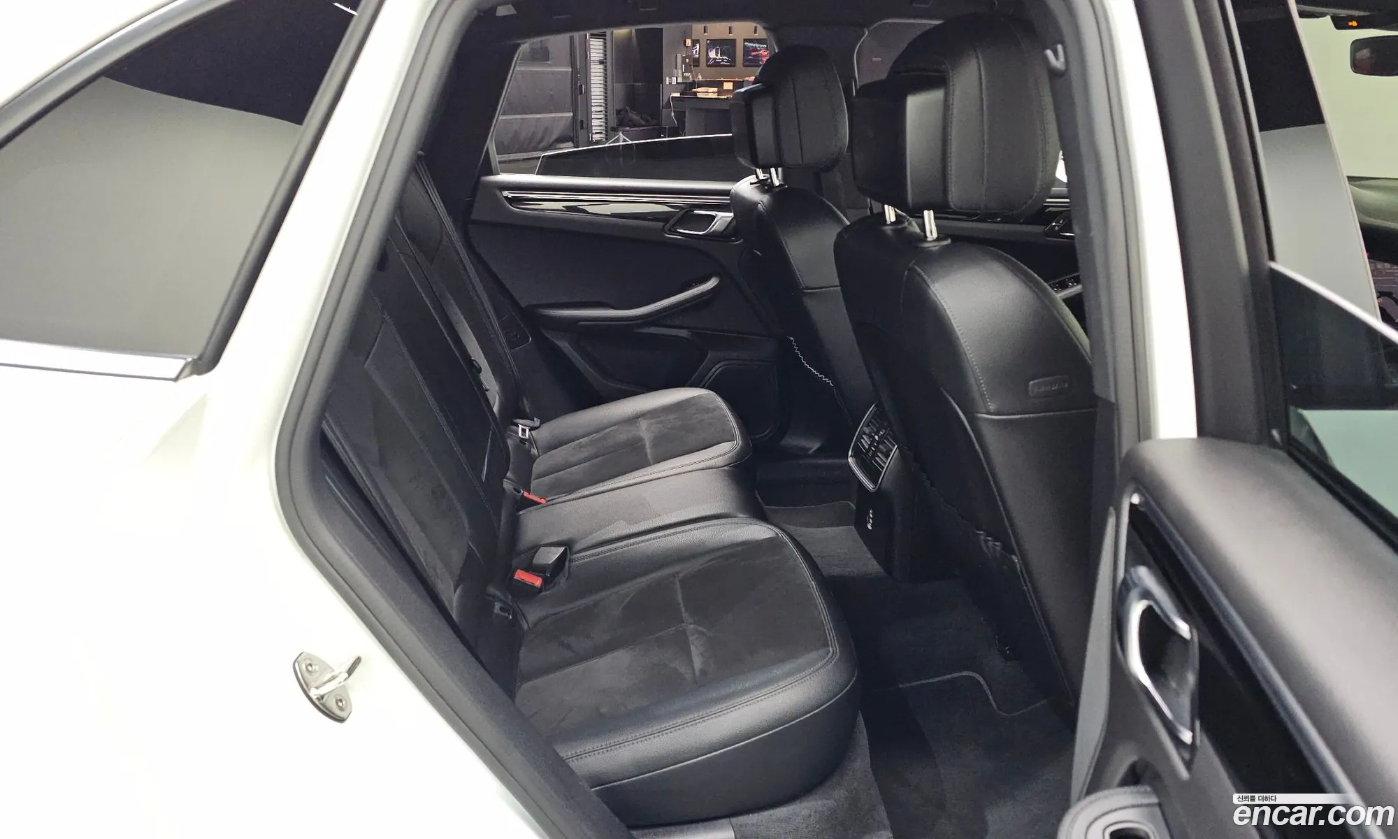 Porsche Macan 2020 WP1AA2A53LLB00649 — 11