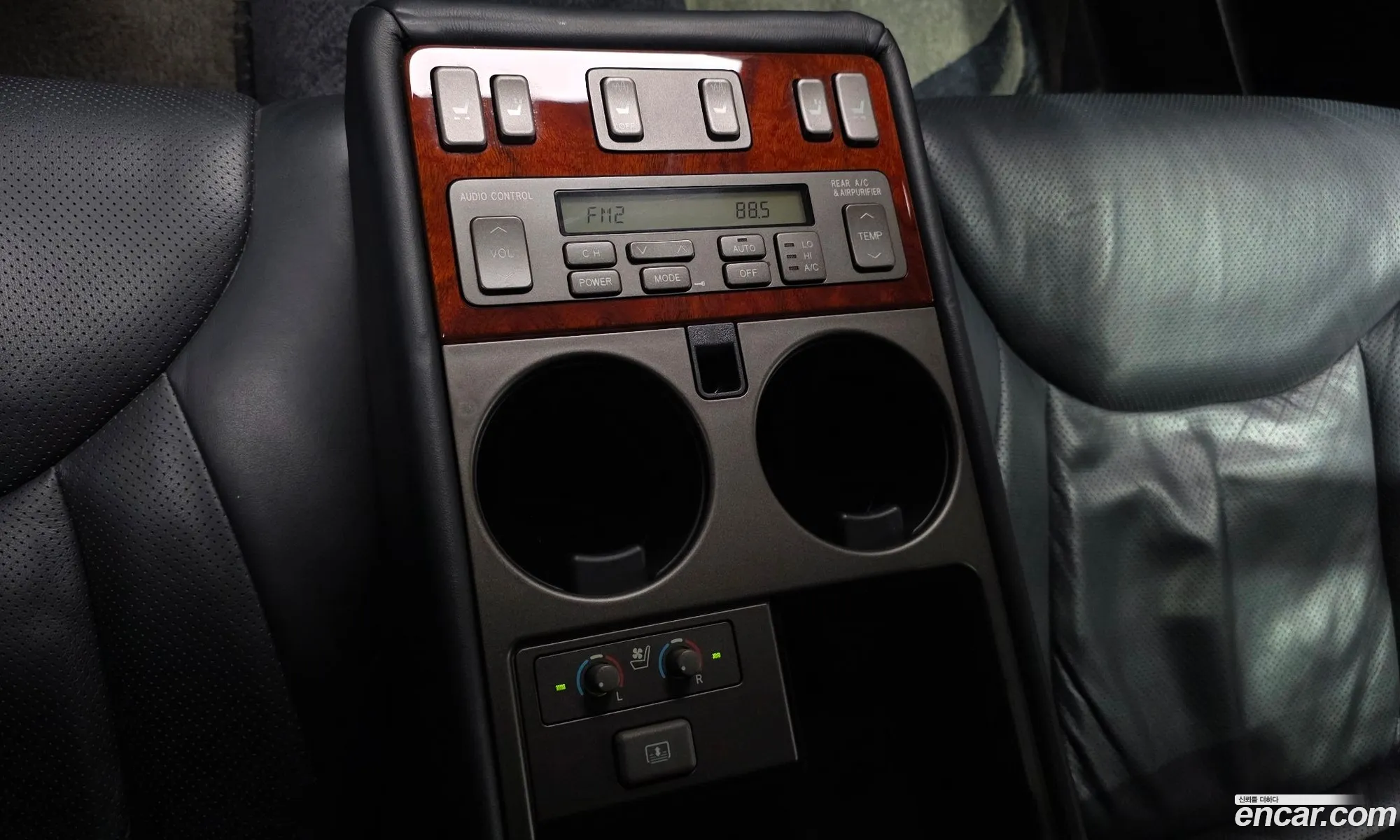 Lexus LS430 2006 JTHBN36F865046936 — 8