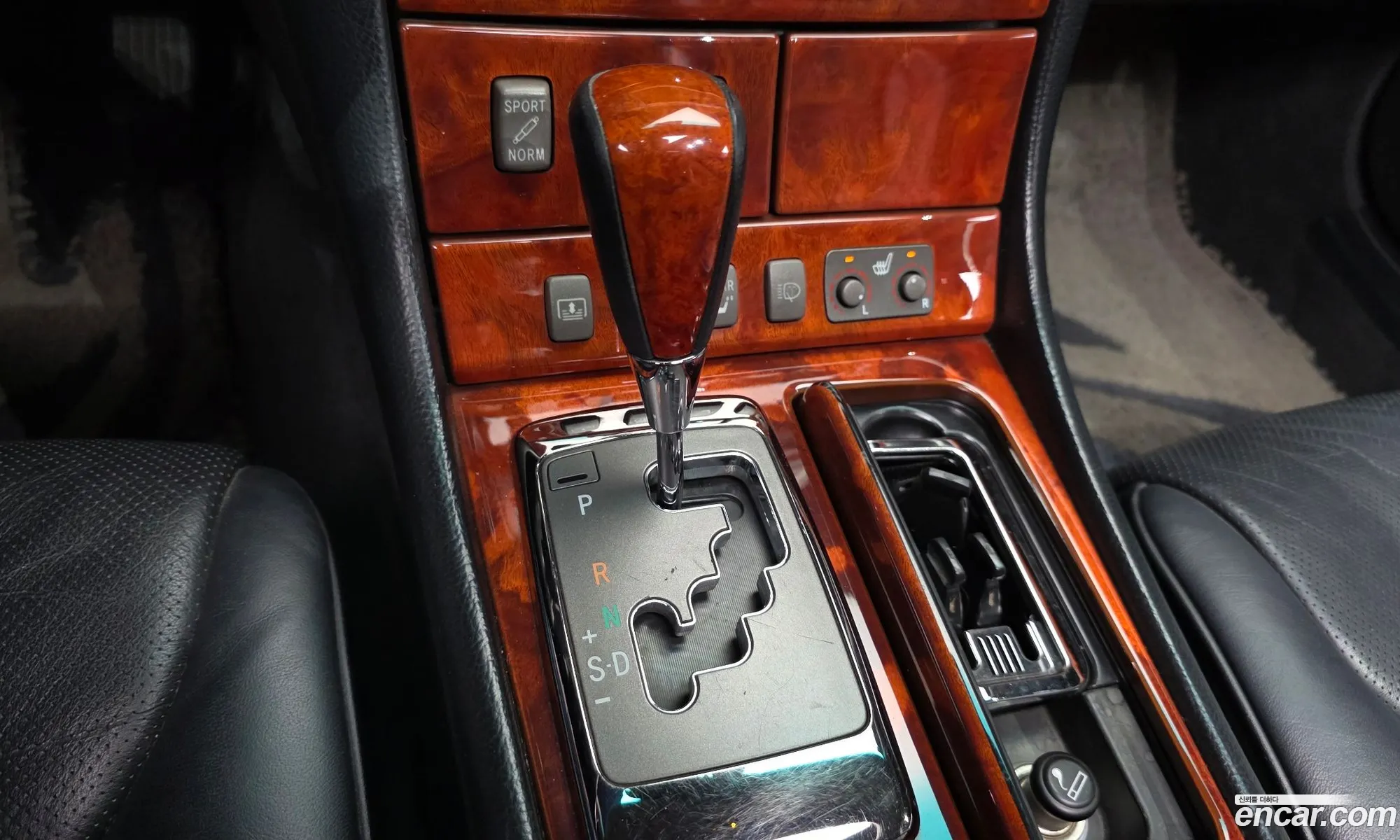 Lexus LS430 2006 JTHBN36F865046936 — 18