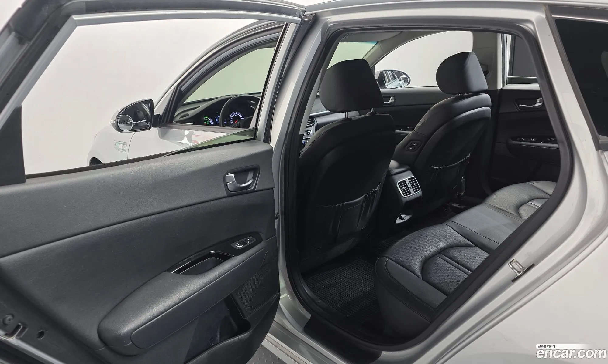 Kia K5 Hybrid 2018 — 14