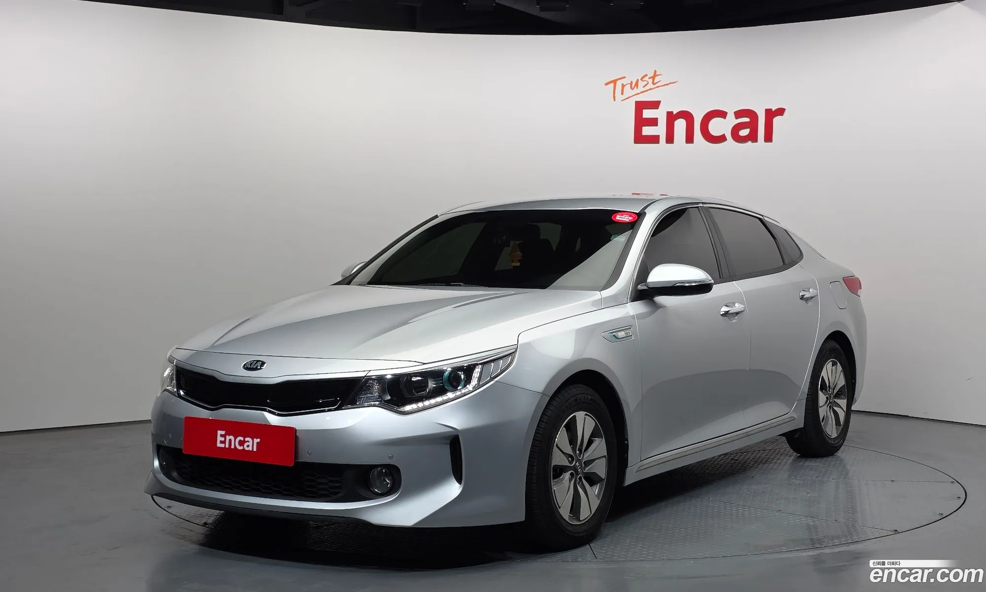 Kia K5 Hybrid 2018 — 17