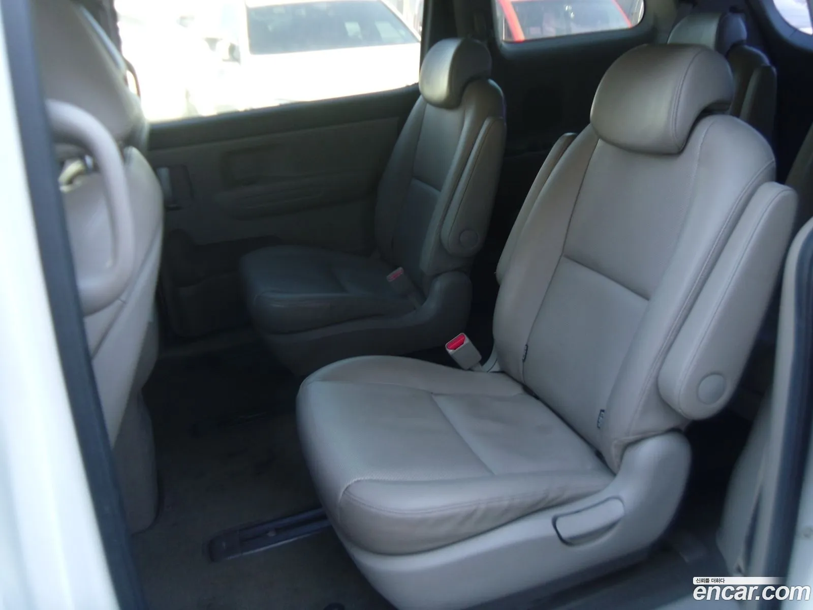 Kia Carnival 2017 — 10