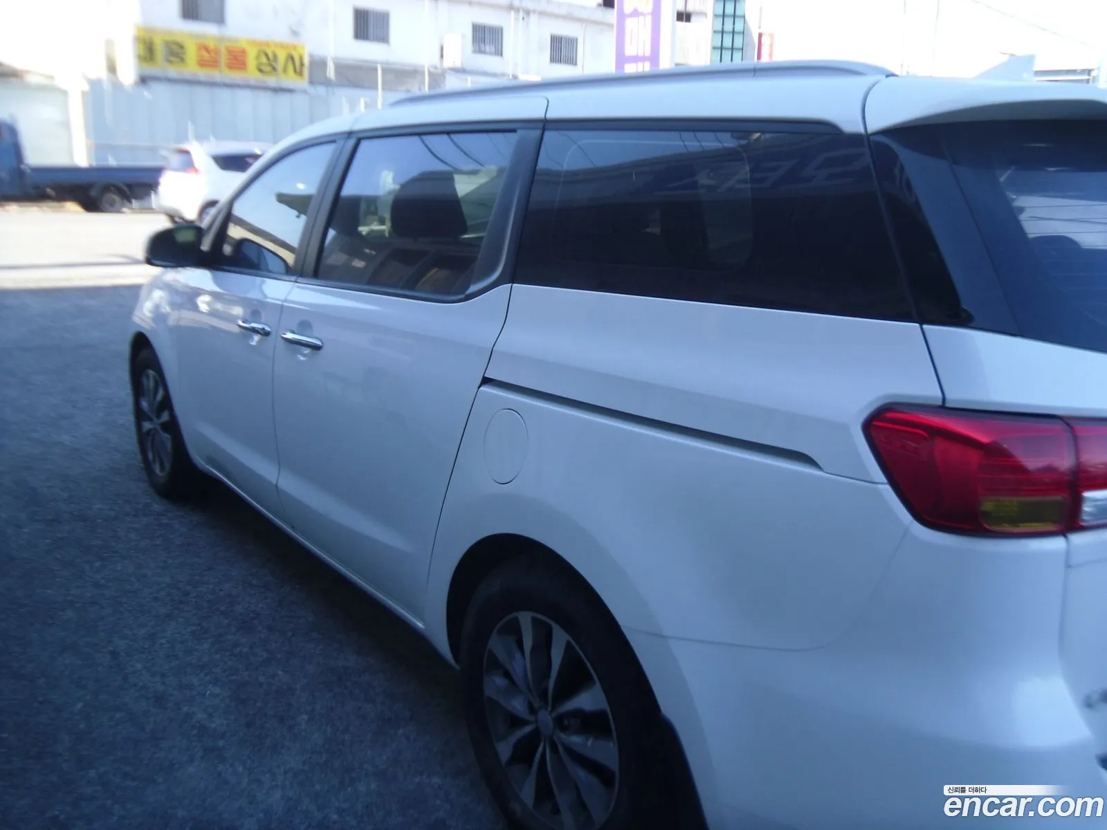Kia Carnival 2017 — 17