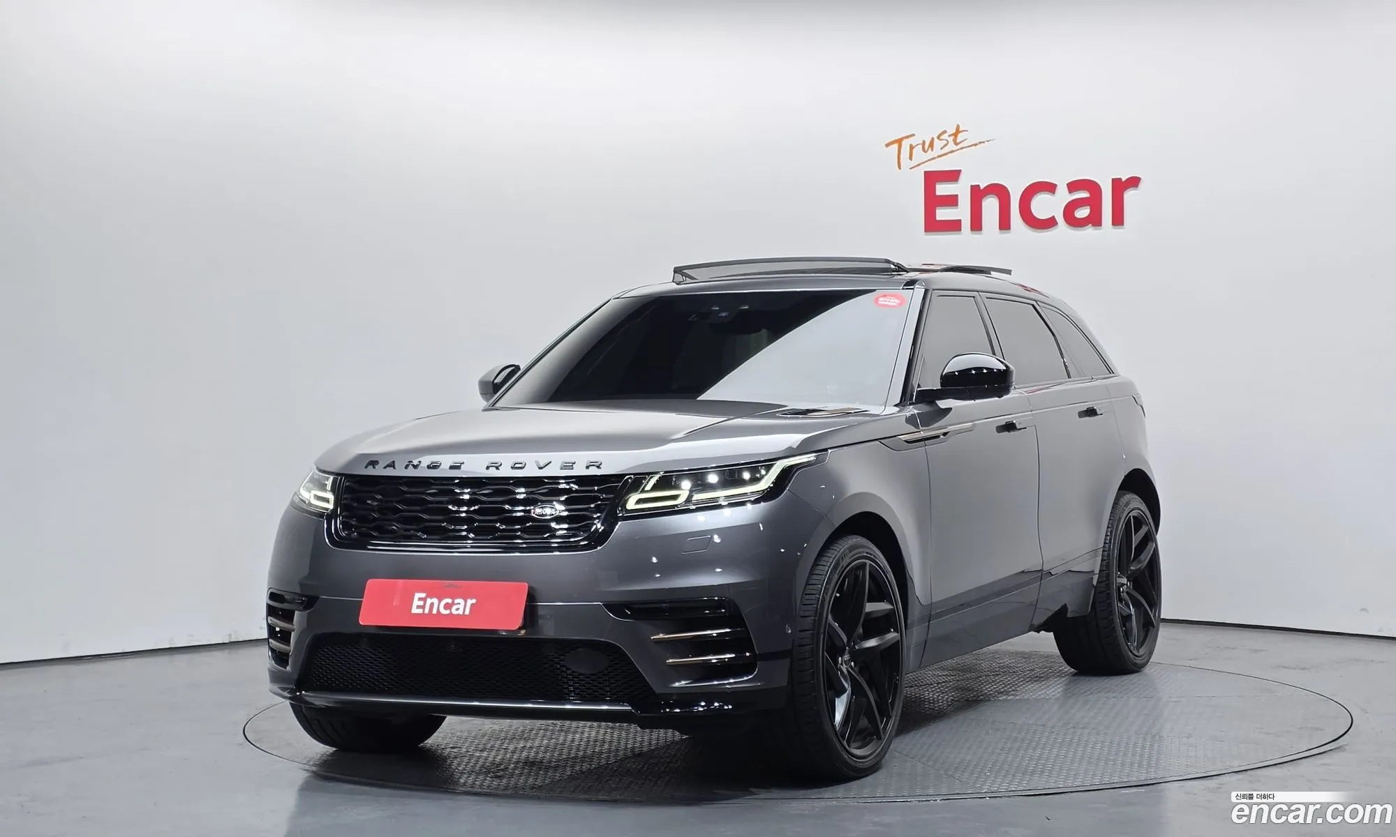 Land Rover Range Rover Velar 2018 — 17