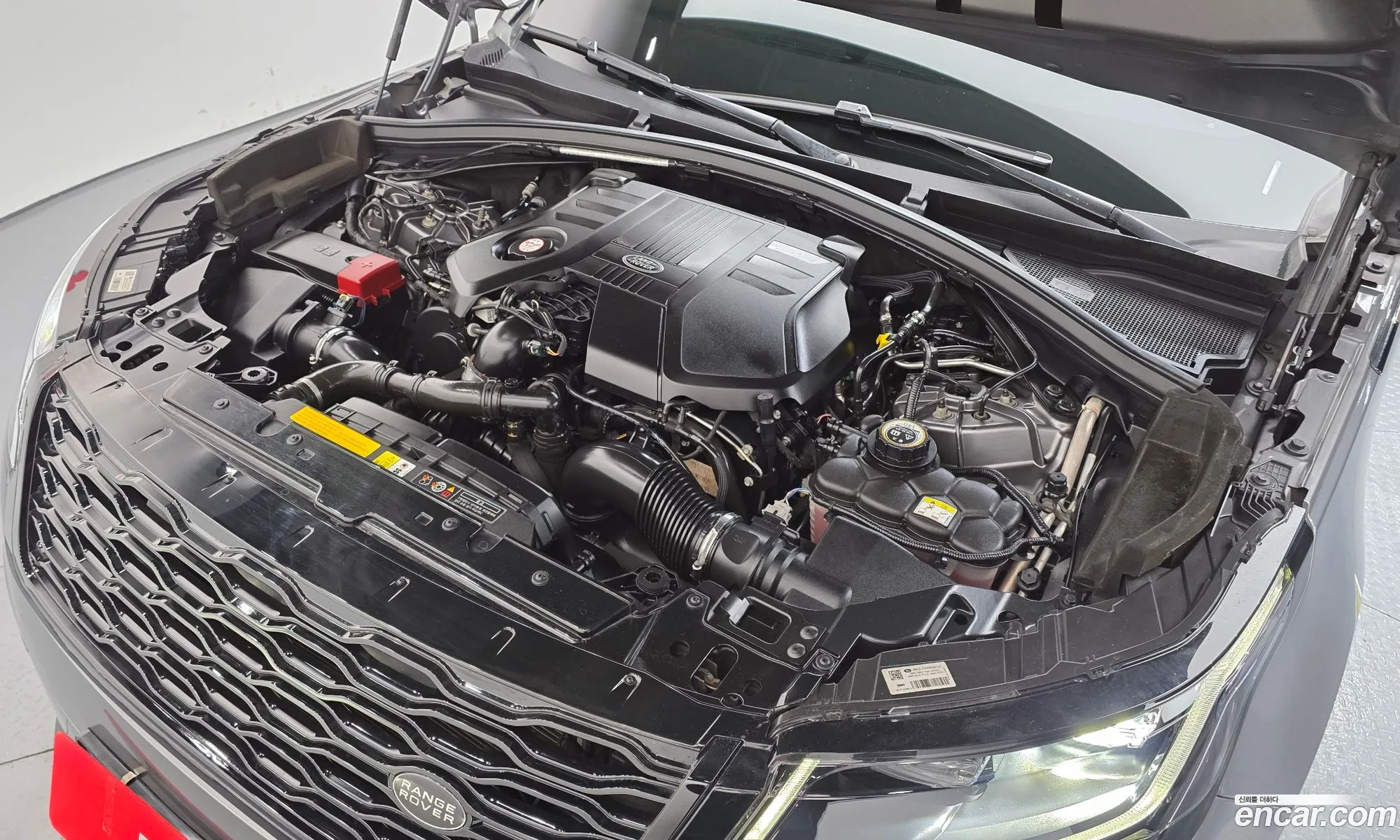 Land Rover Range Rover Velar 2018 — 11