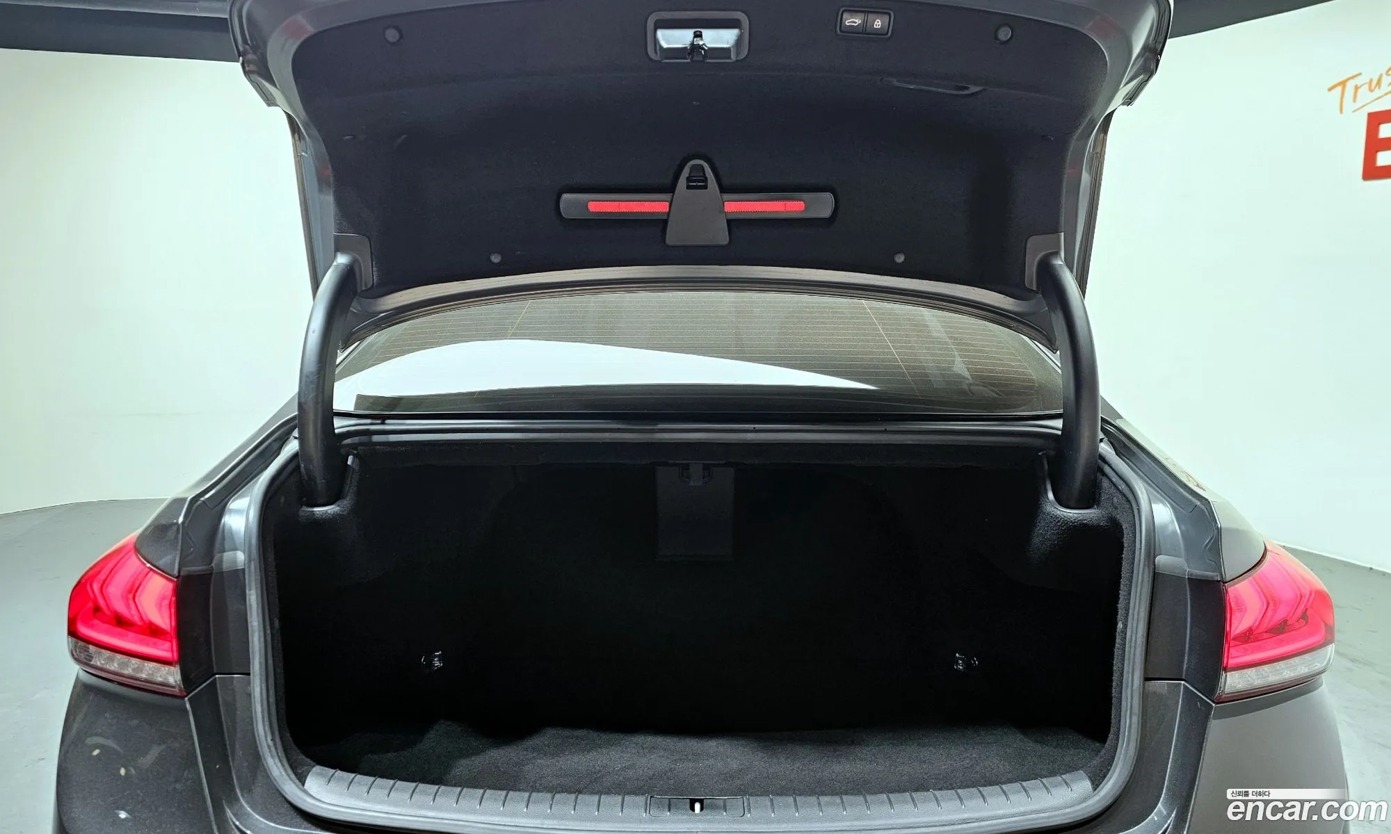 Genesis G80 2017 — 2