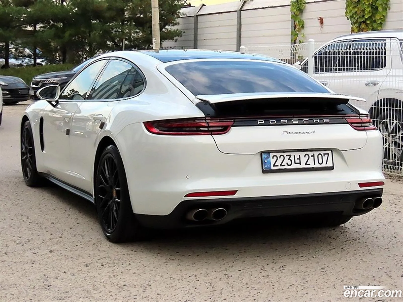 Porsche Panamera 2018 — 19