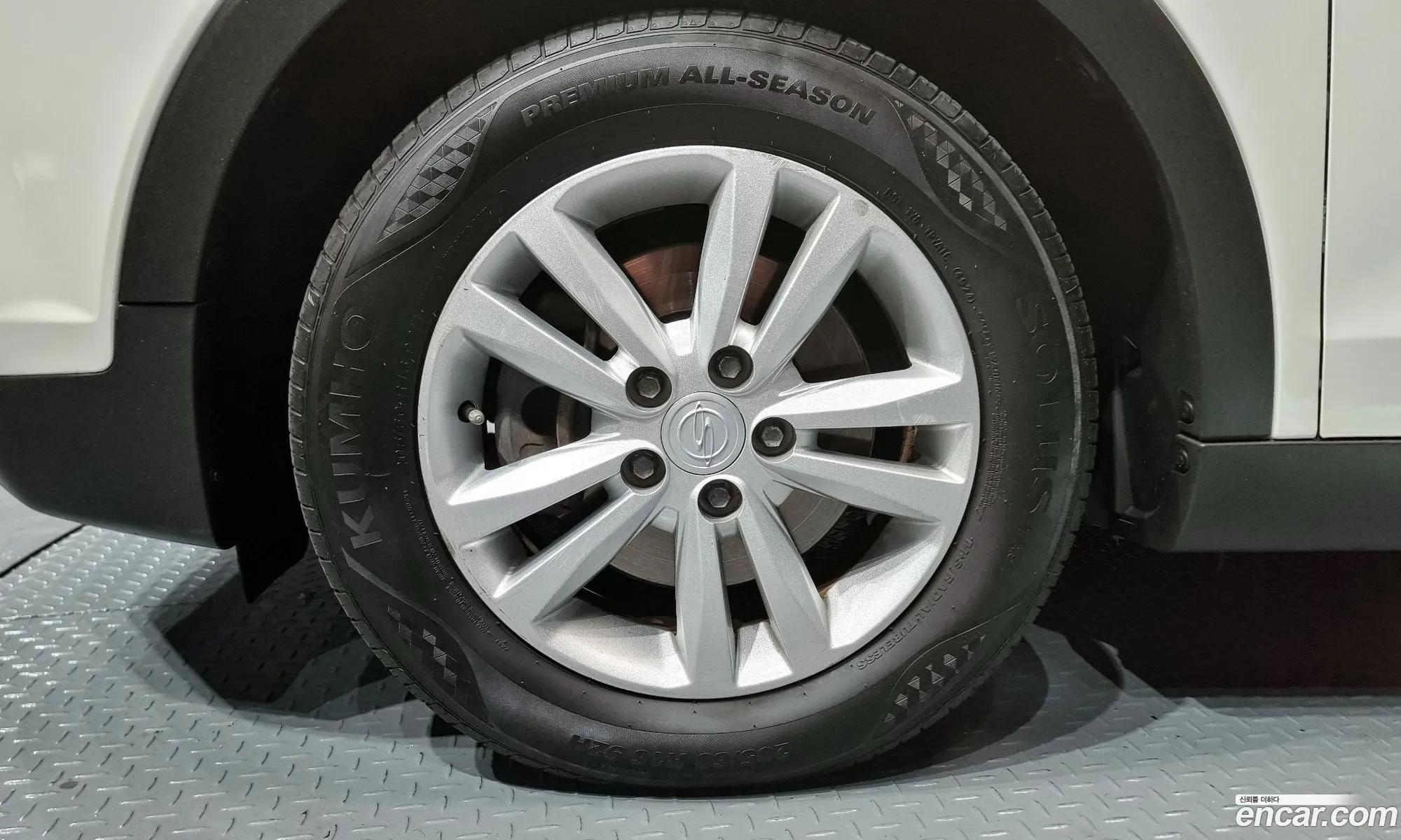 KG Mobility (SsangYong) Tivoli Armour 2018 — 14