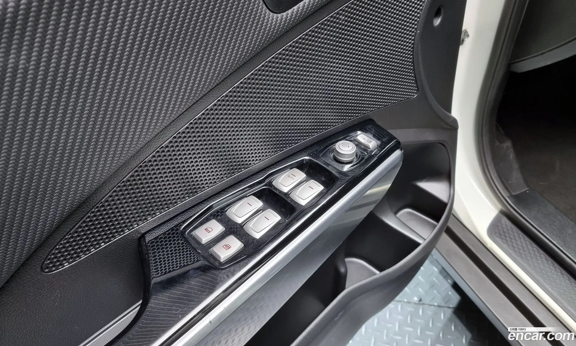 KG Mobility (SsangYong) Tivoli Armour 2018 — 16