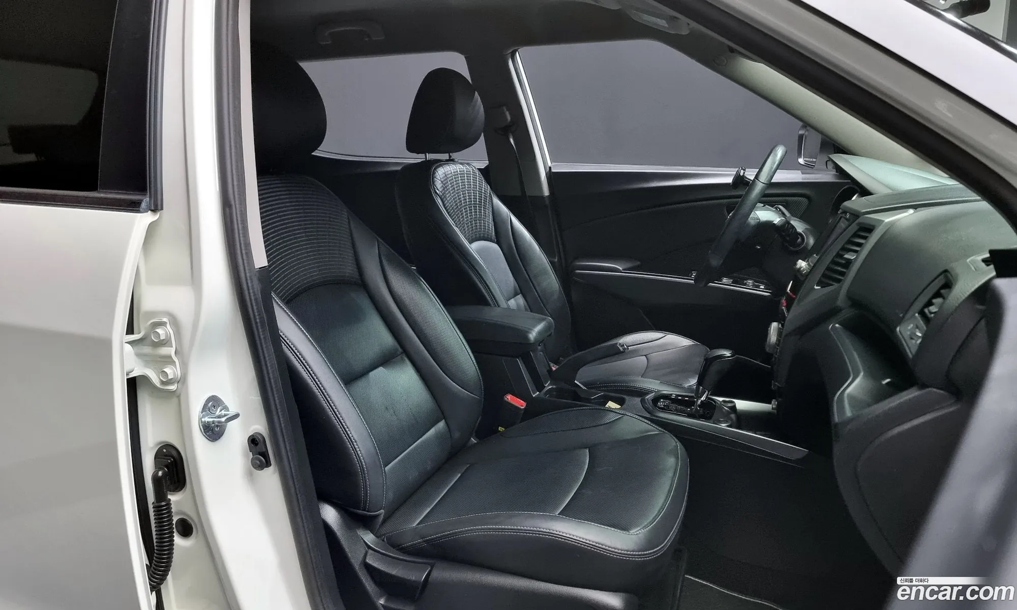 KG Mobility (SsangYong) Tivoli Armour 2018 — 12
