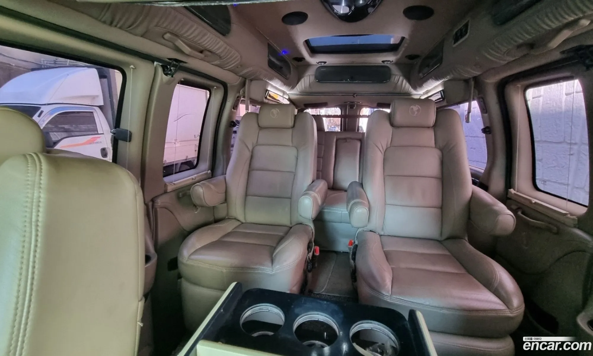 Chevrolet Express Van 2011 — 16