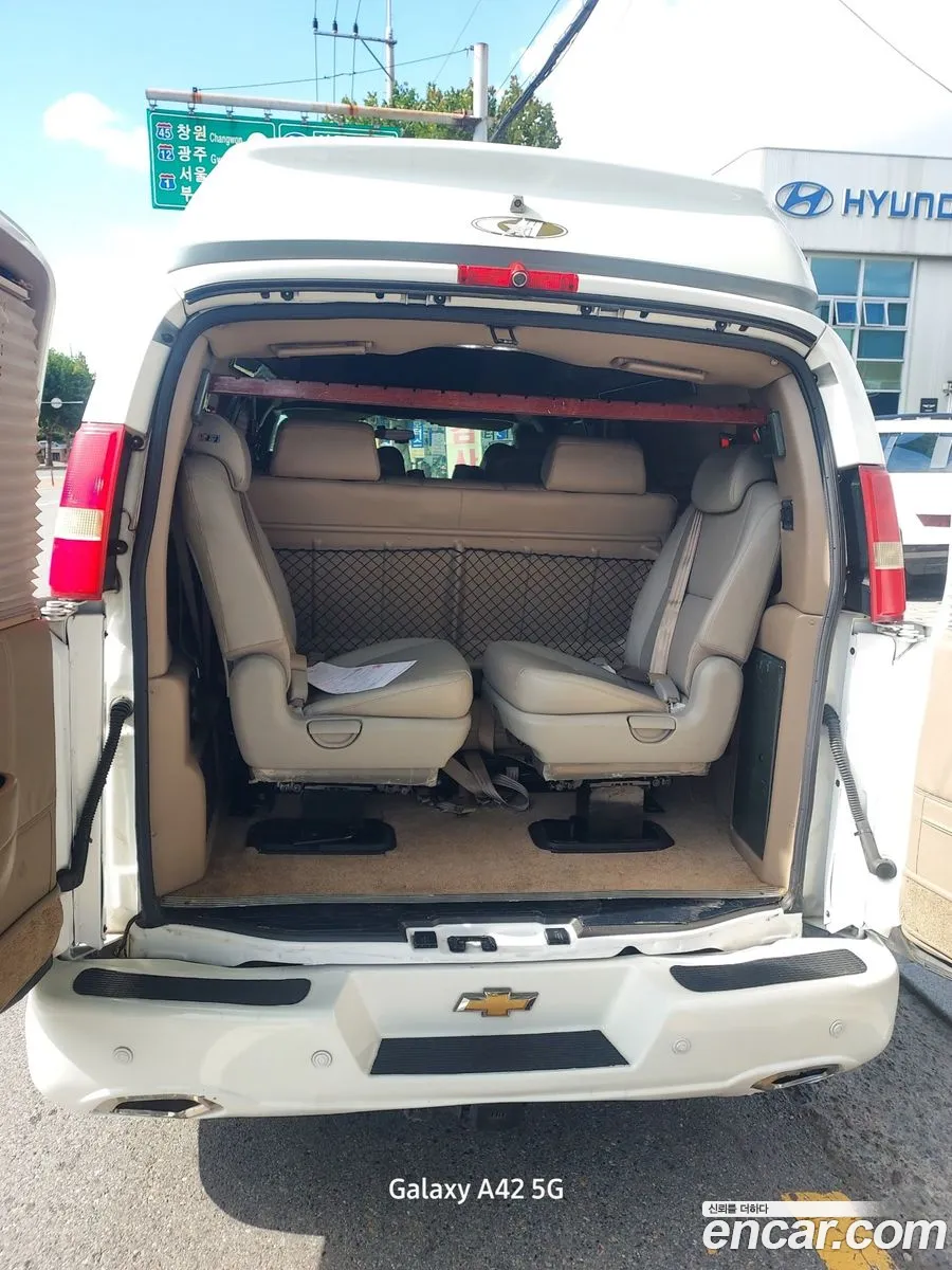 Chevrolet Express Van 2011 — 14