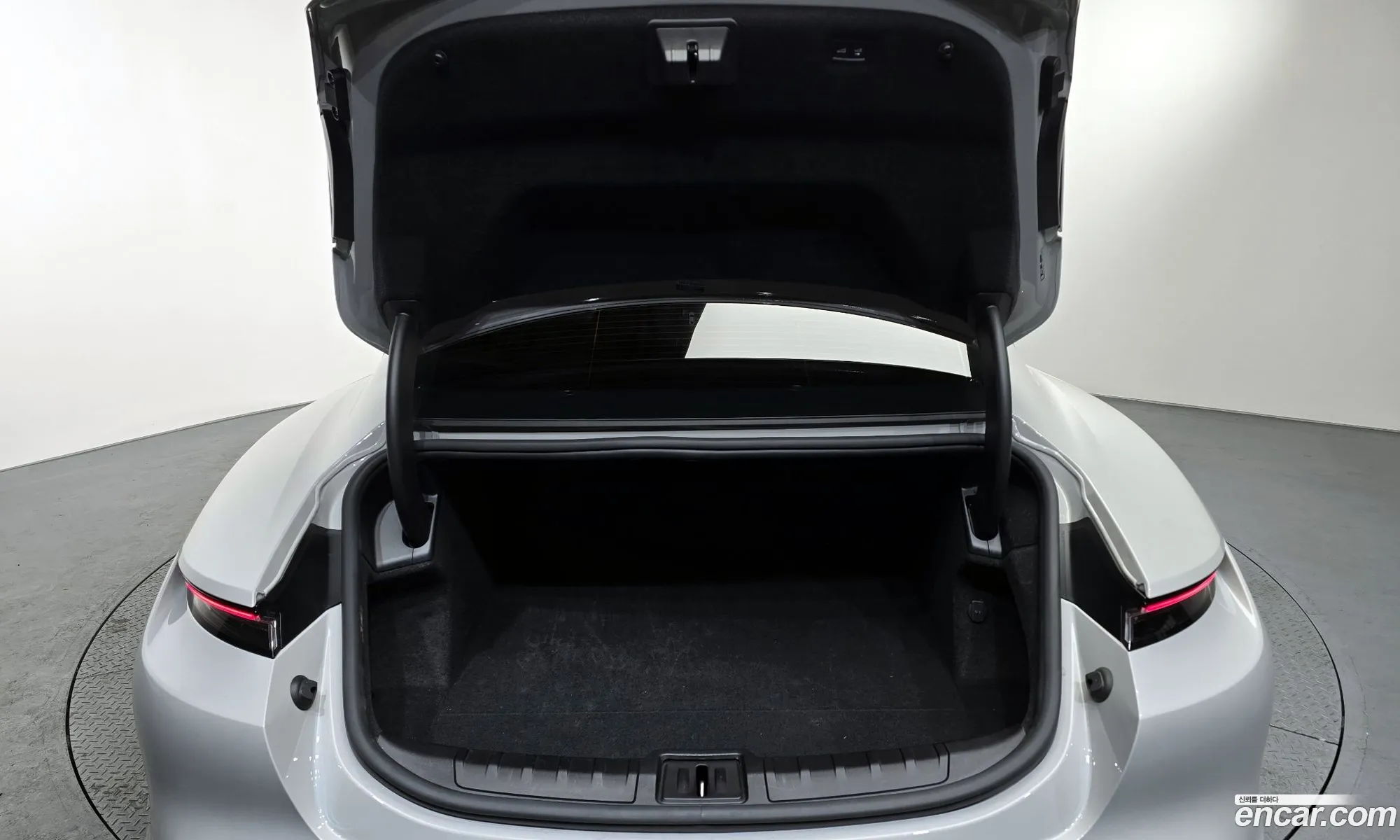Porsche Taycan 2022 — 18