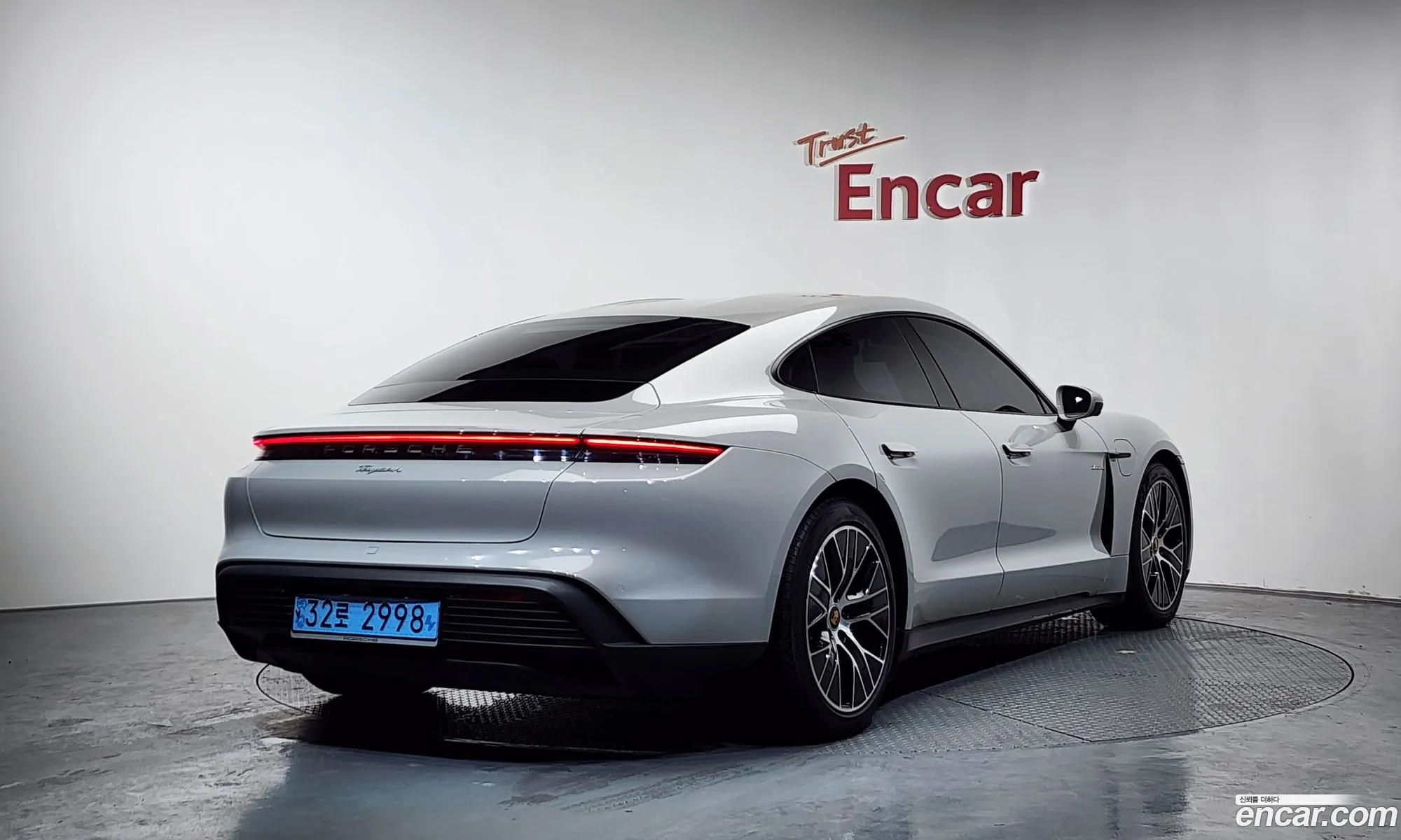 Porsche Taycan 2022 — 11