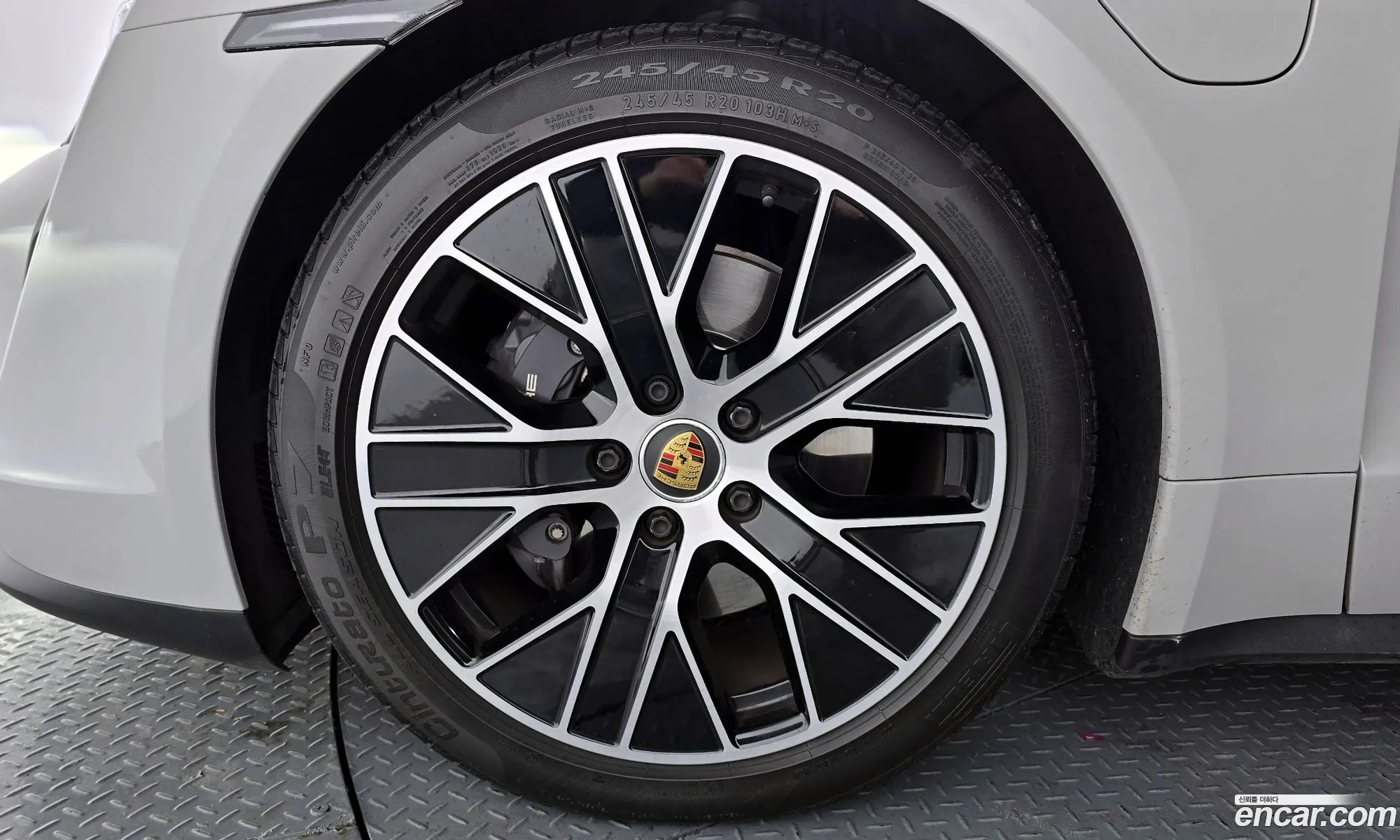 Porsche Taycan 2022 — 9