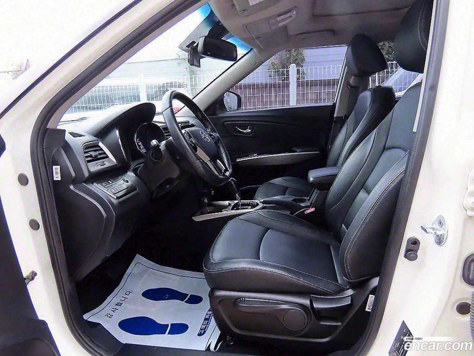 KG Mobility (SsangYong) Tivoli Air 2017 — 19