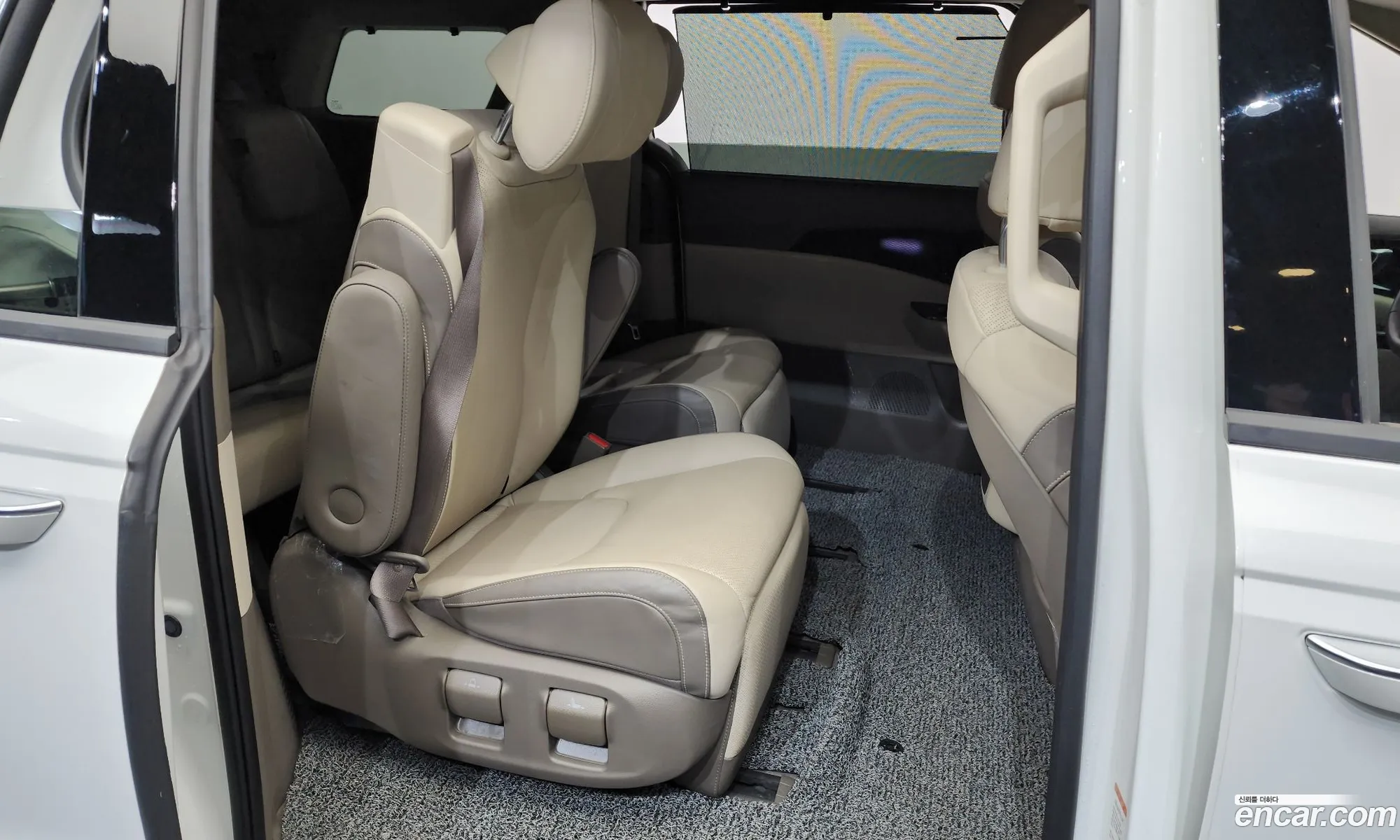 Kia Carnival 2023 KNANE81BBPS293604 — 10