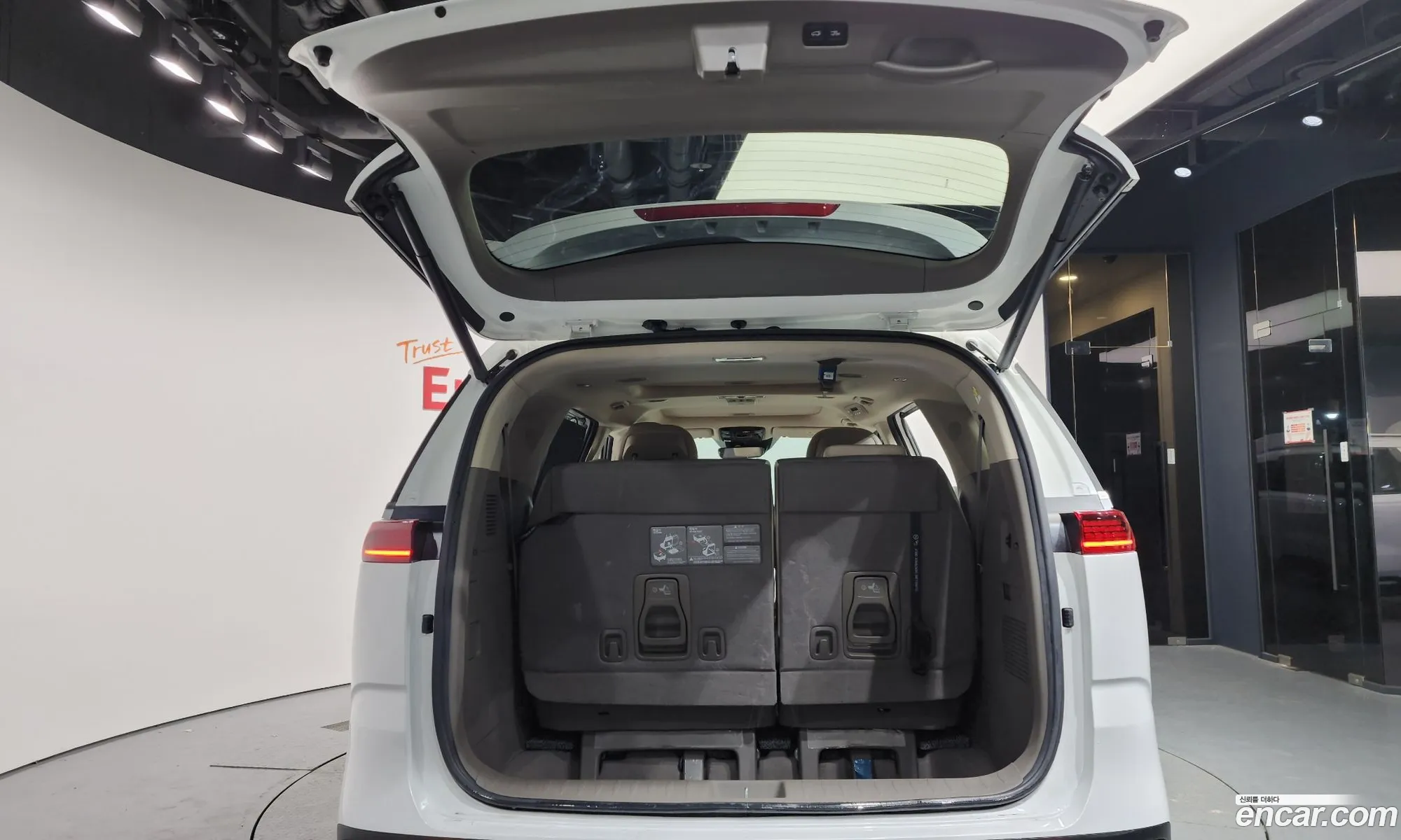 Kia Carnival 2023 KNANE81BBPS293604 — 16