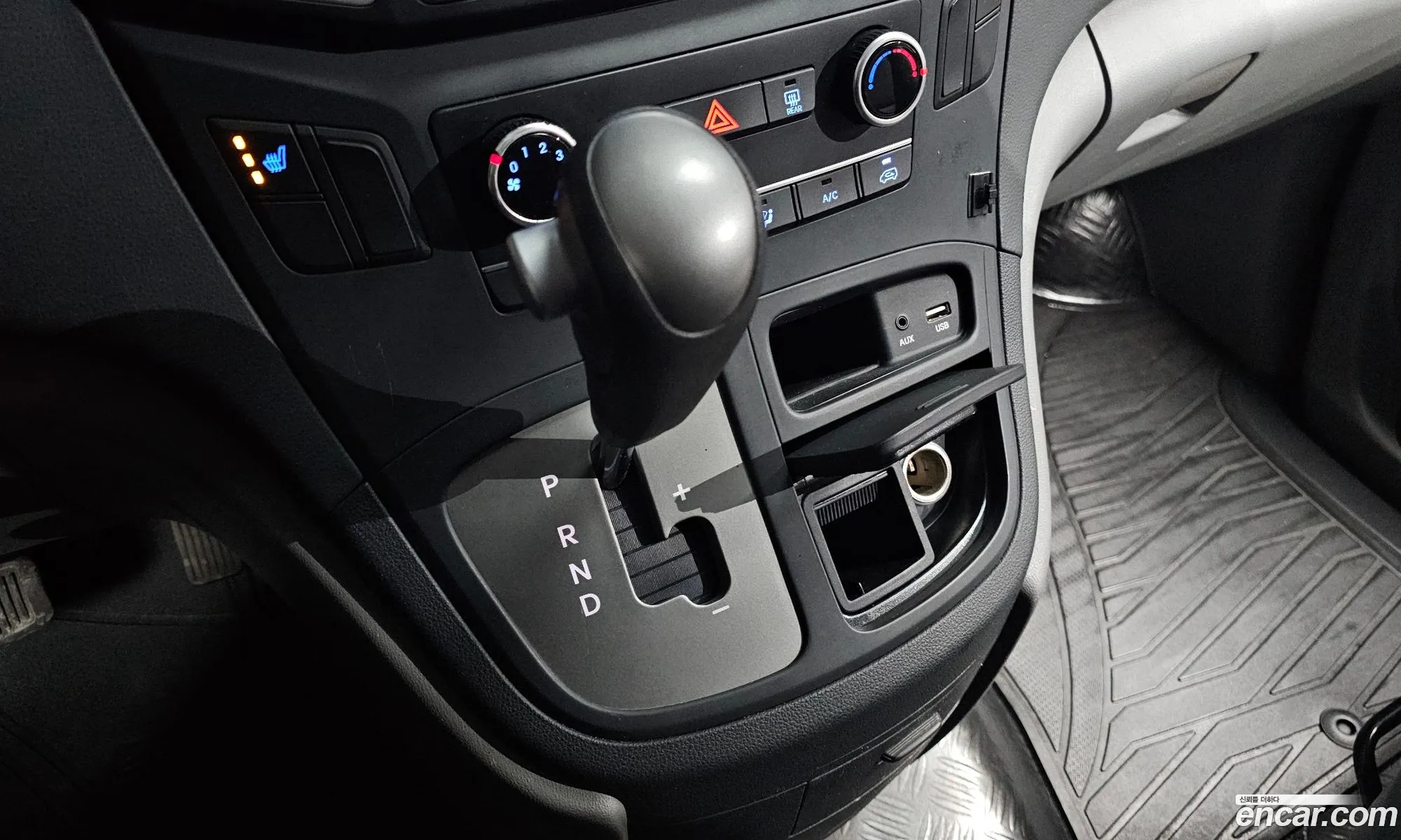 Hyundai Grand Starex 2017 — 2
