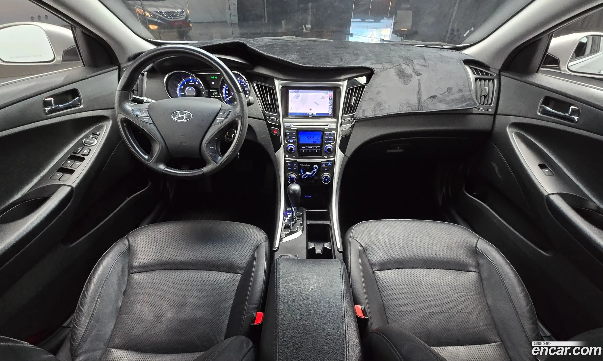 Hyundai YF Sonata 2009 — 11