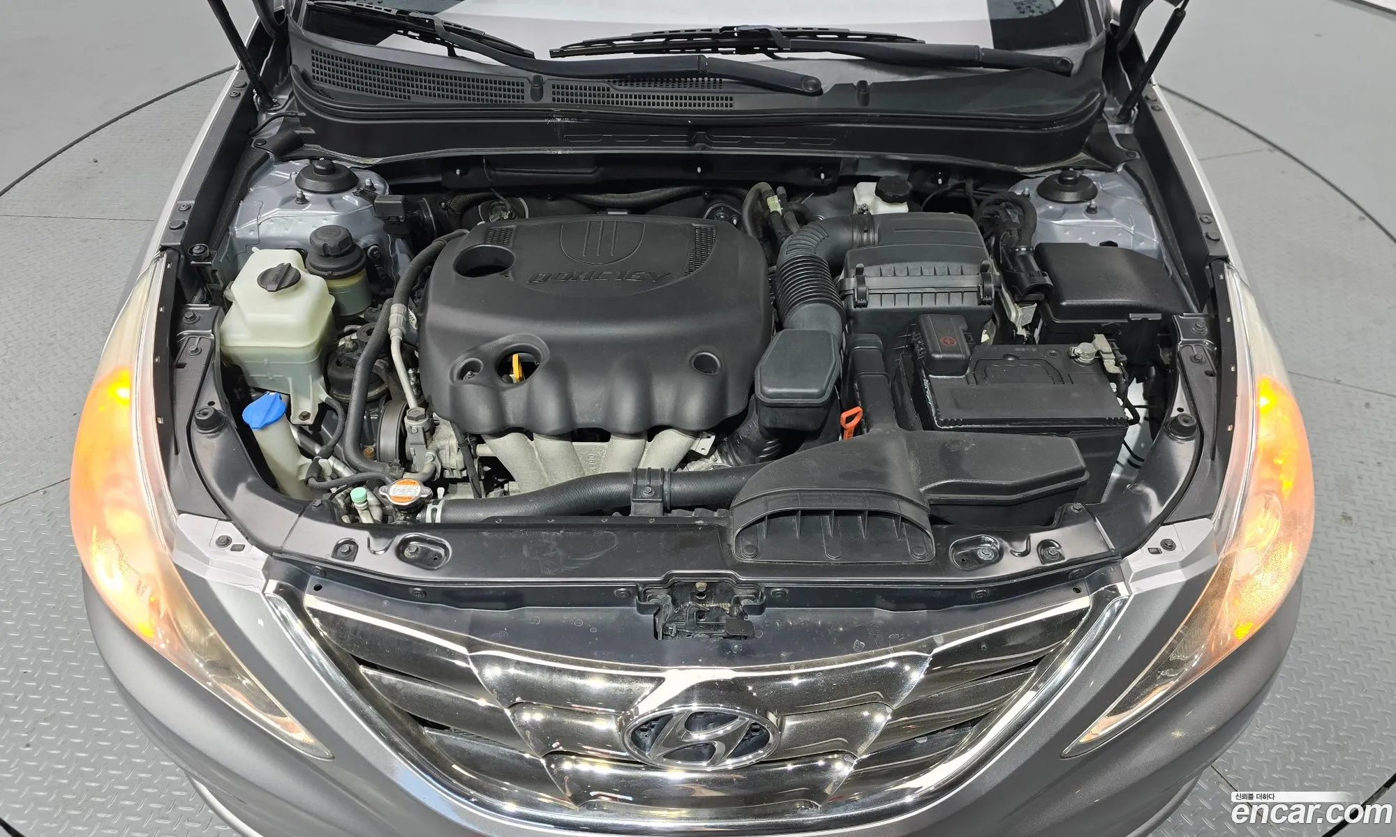 Hyundai YF Sonata 2009 — 10