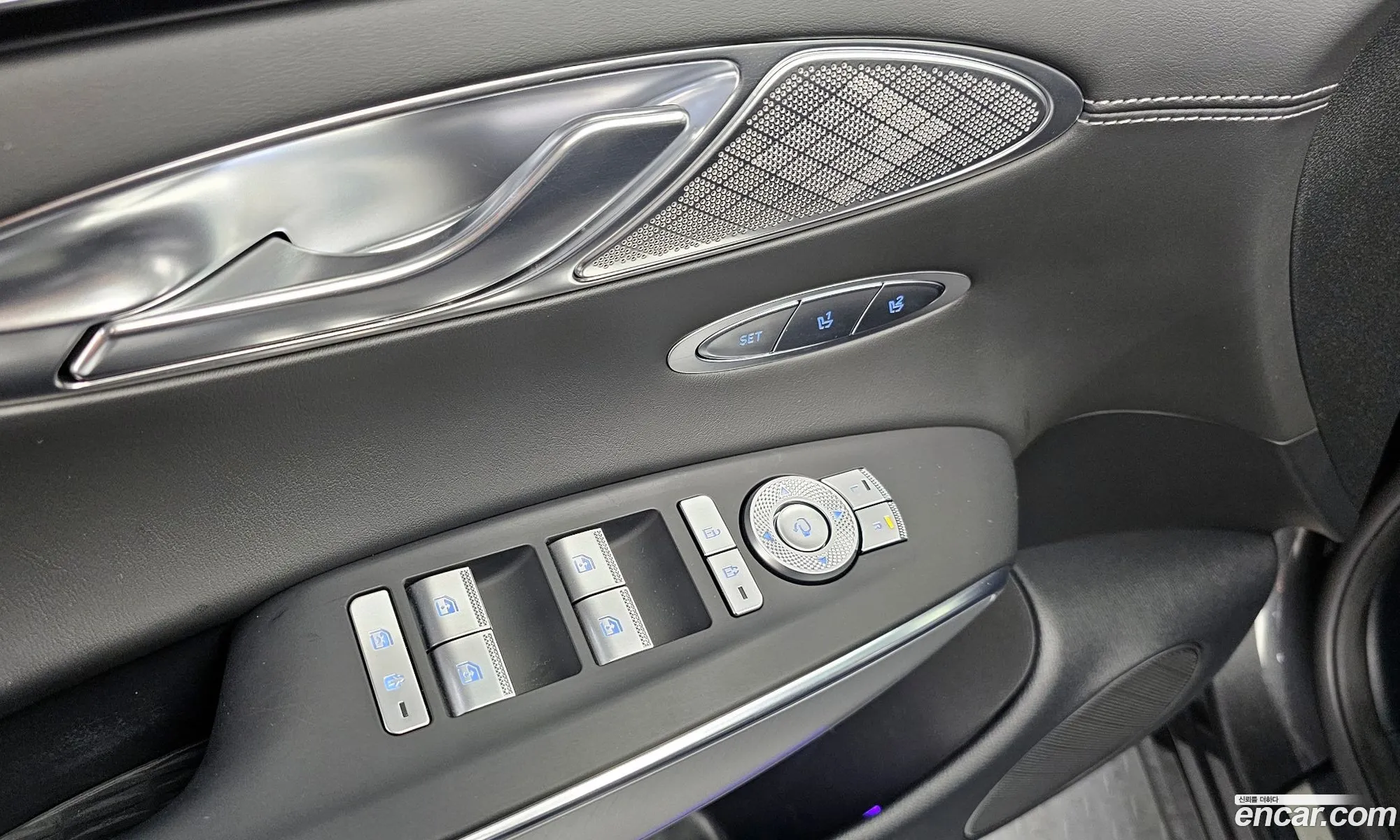 Genesis GV70 2023 — 12