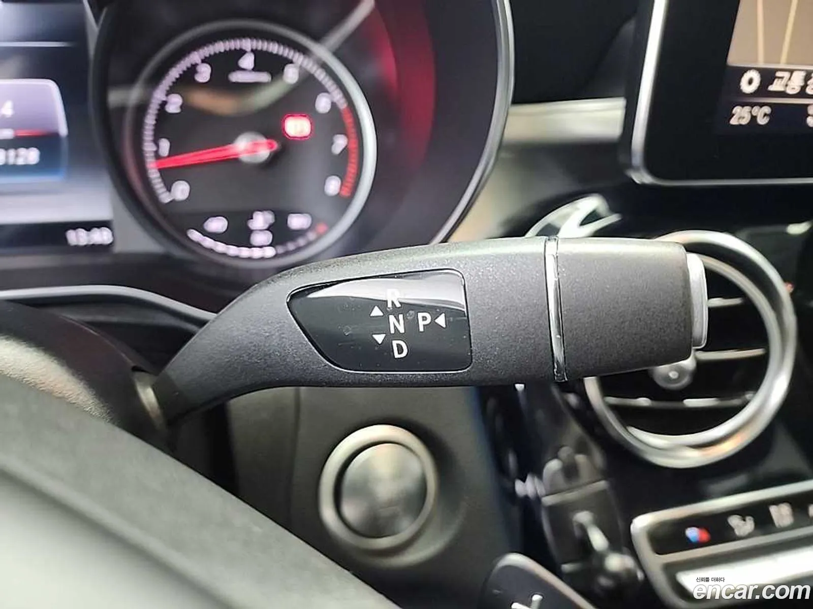 Mercedes-Benz GLC-Class X253 2019 — 11