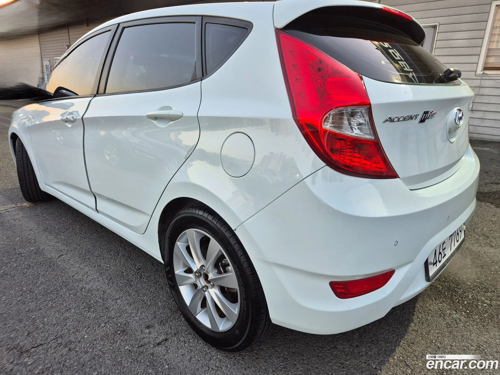 Hyundai Accent 2011 — 17