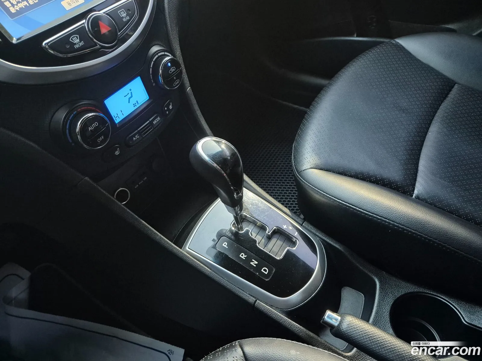 Hyundai Accent 2011 — 3