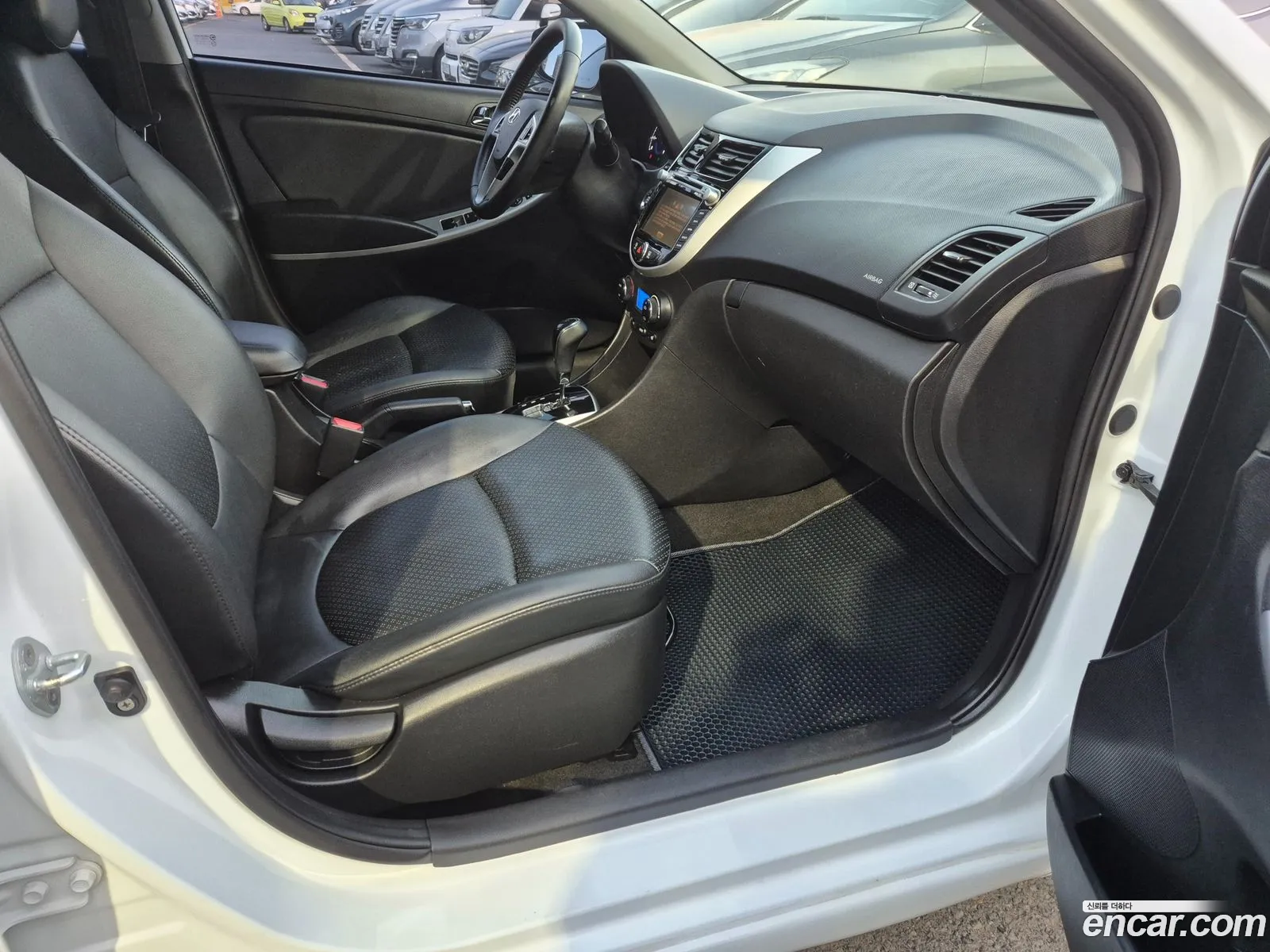 Hyundai Accent 2011 — 4