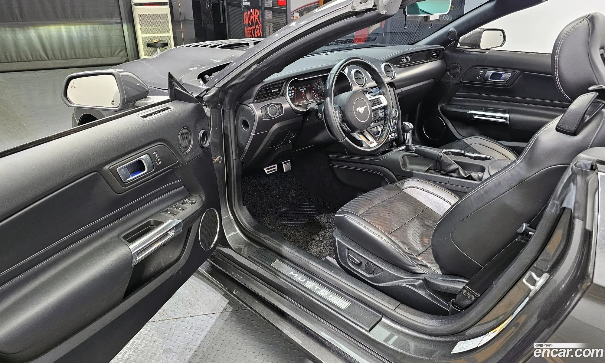 Ford Mustang 2020 — 18