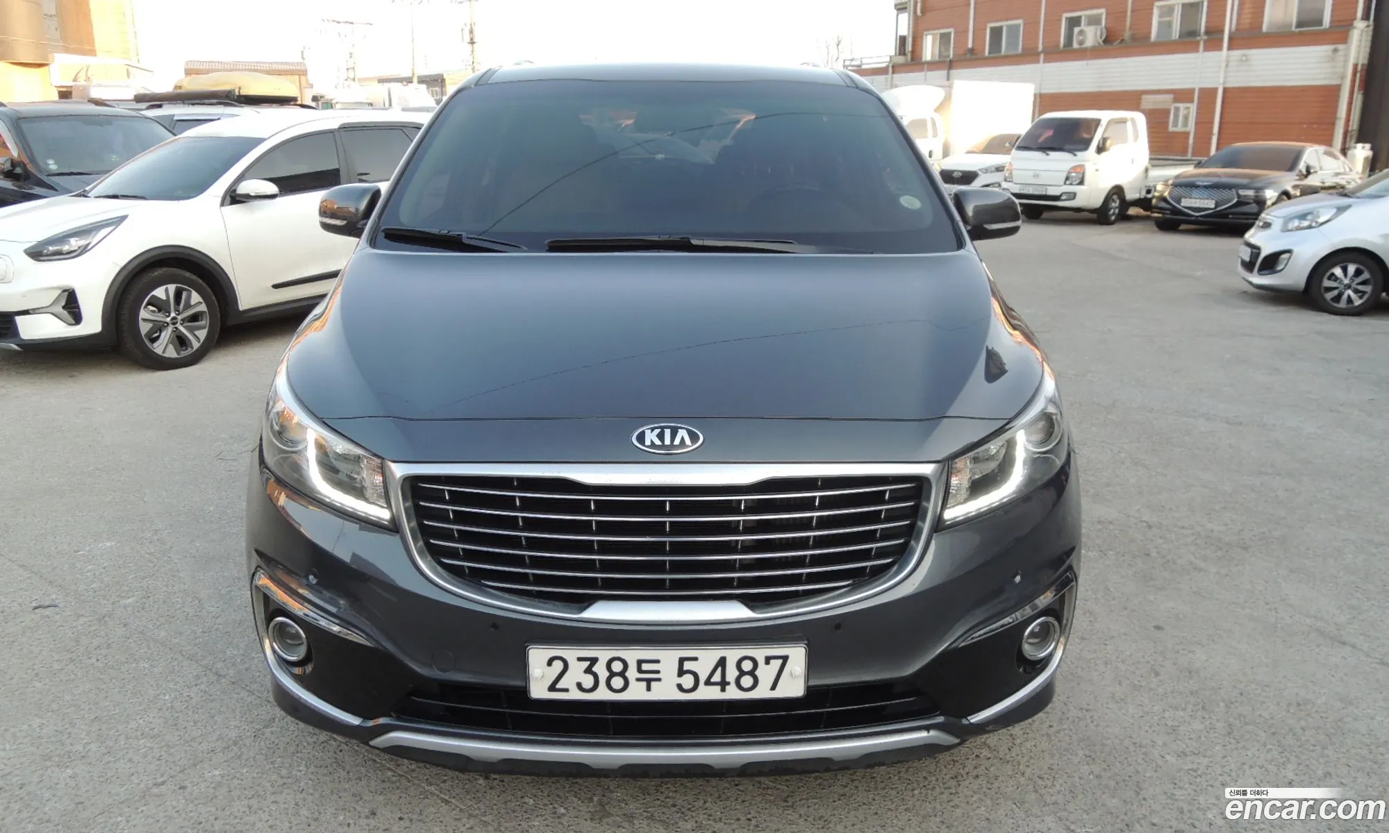 Kia Carnival 2017 — 7