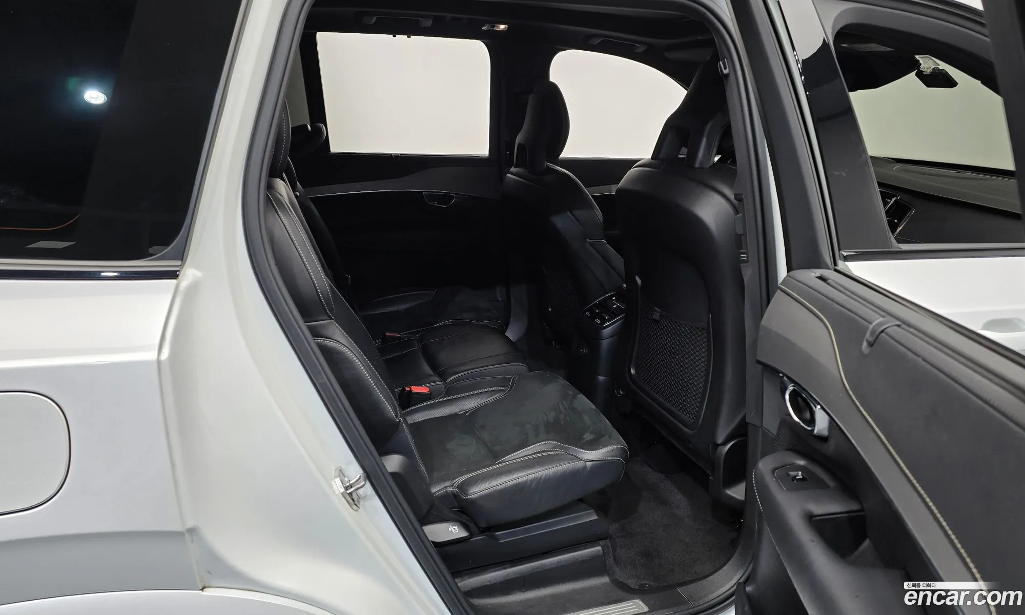 Volvo XC90 2020 YV1LFBR0DM1672590 — 18