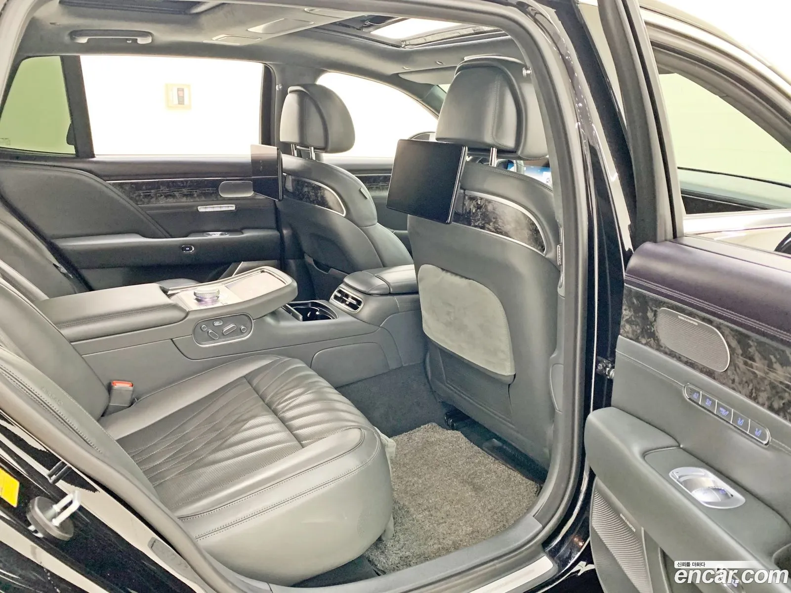 Genesis G90 2023 — 8