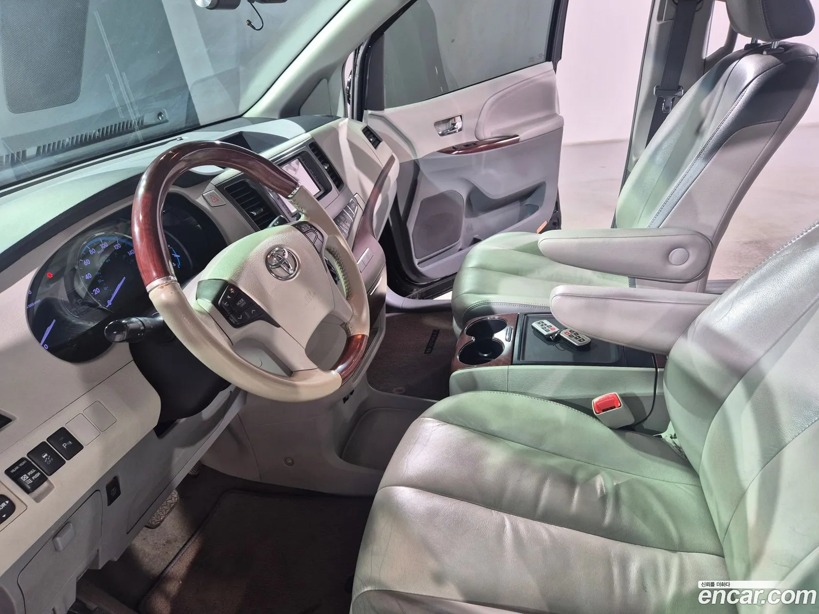Toyota Sienna 2013 — 5