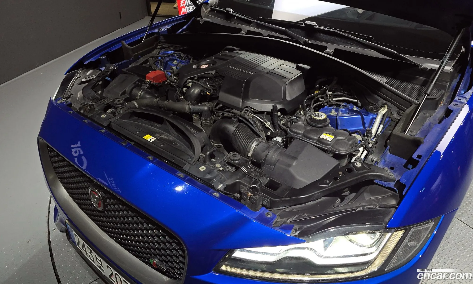 Jaguar F-Pace 2016 SADCA2BK8HA047646 — 18