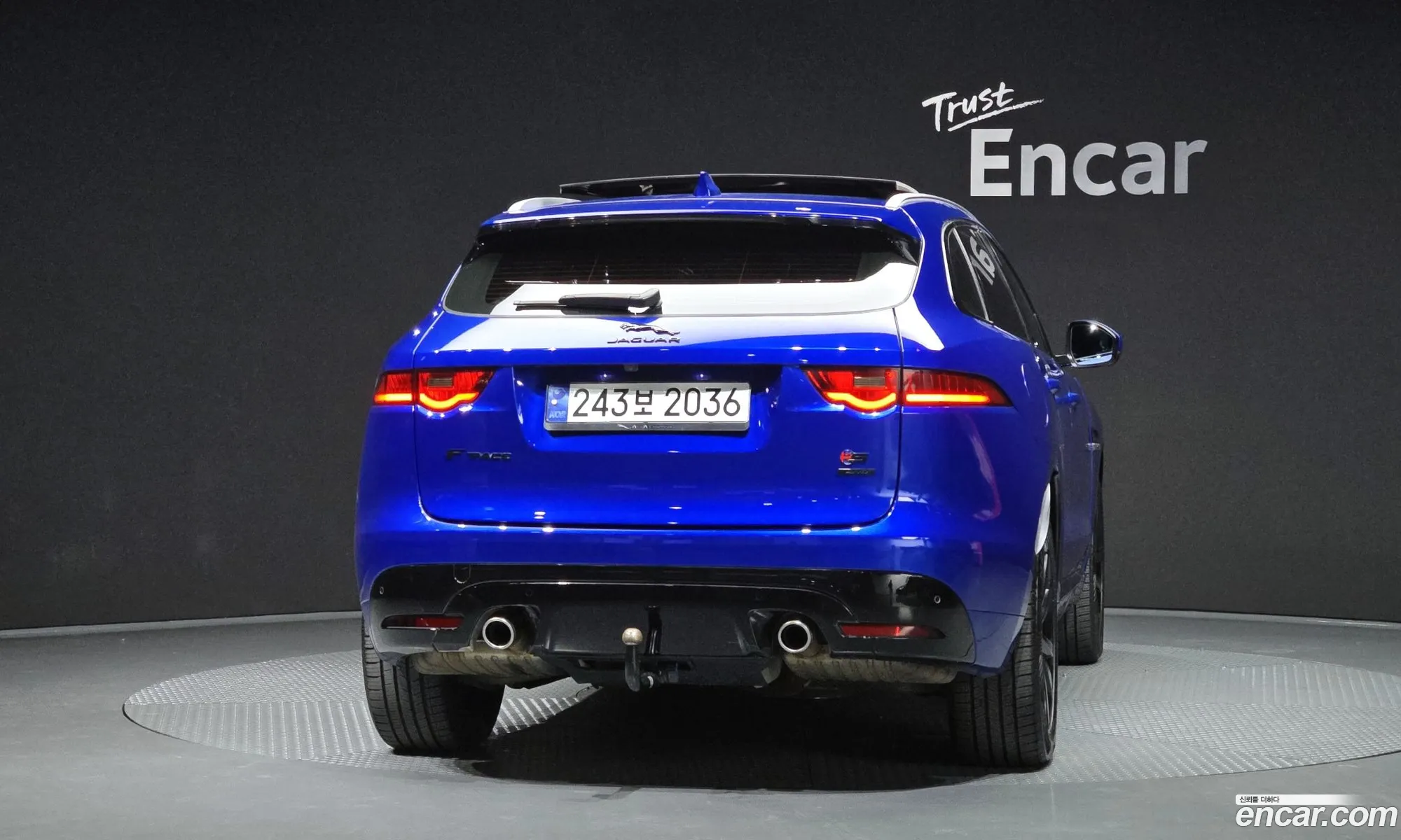 Jaguar F-Pace 2016 SADCA2BK8HA047646 — 15