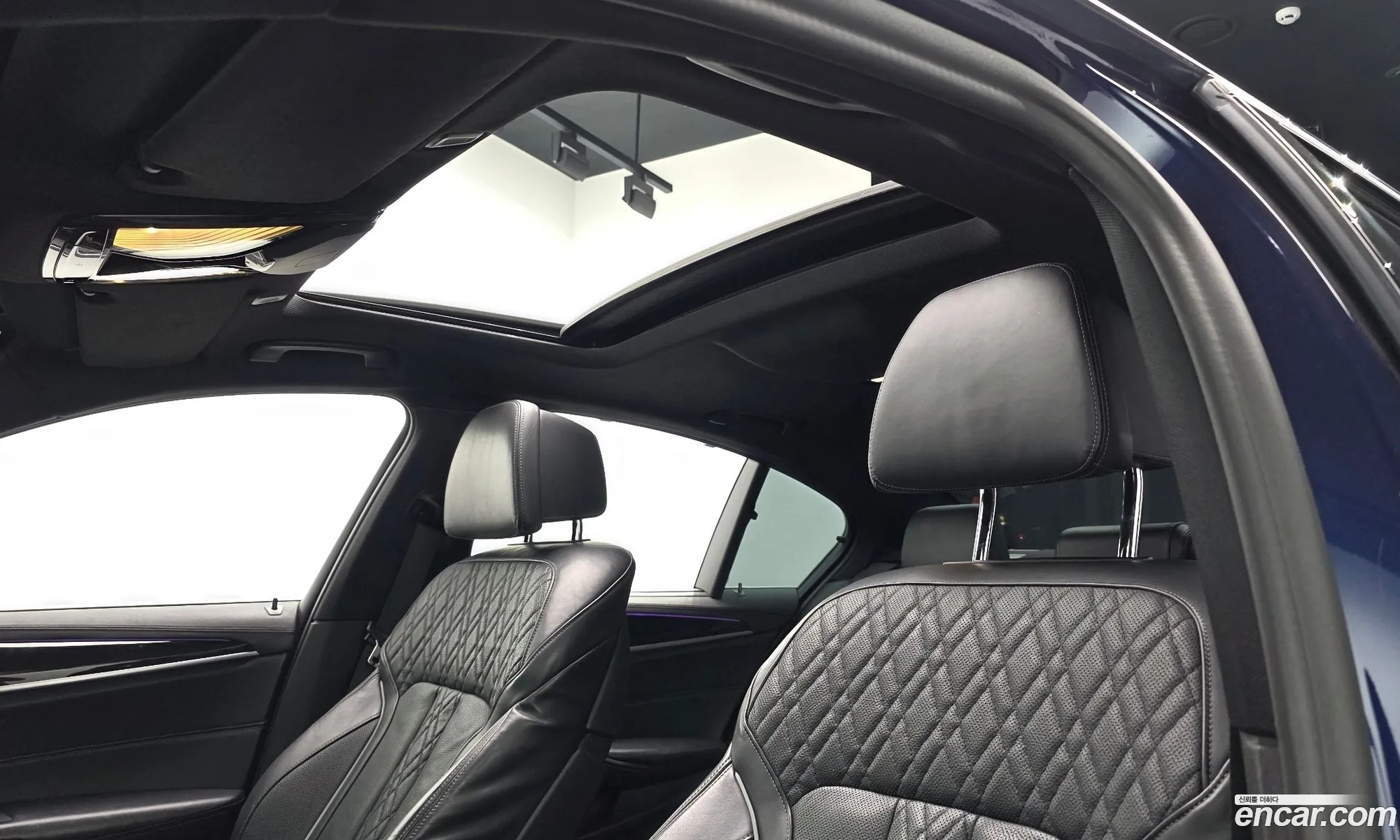 BMW 5 Series 2019 WBAJD3108KWW21315 — 15