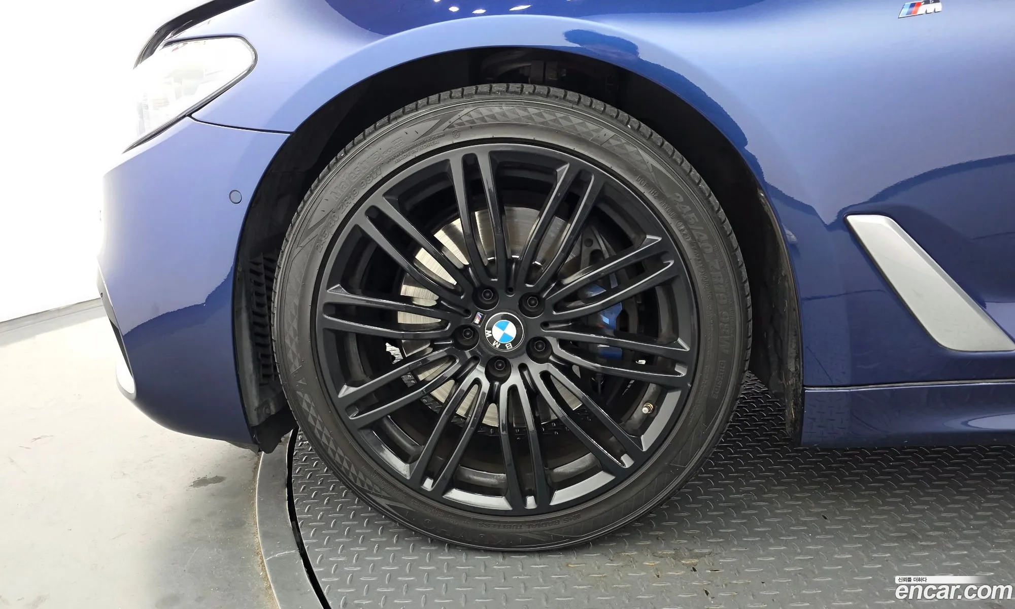 BMW 5 Series 2019 WBAJD3108KWW21315 — 12